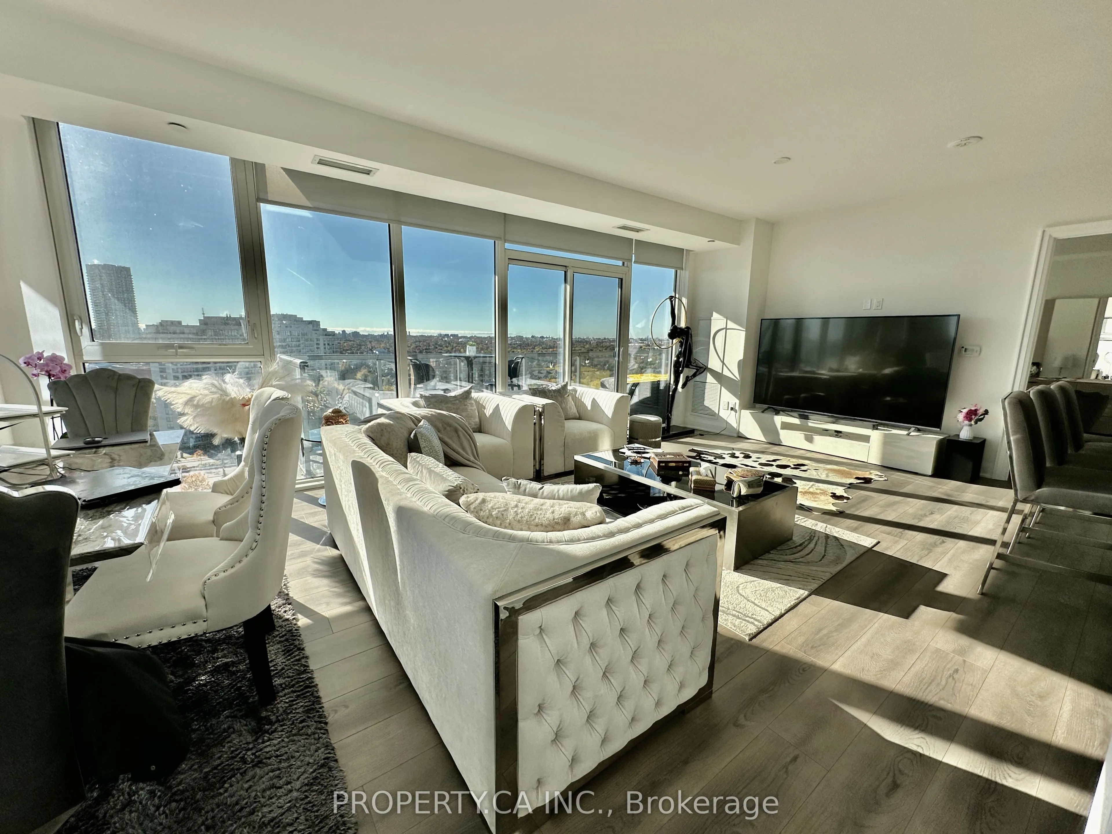 20 Gatineau Drive, #1403E