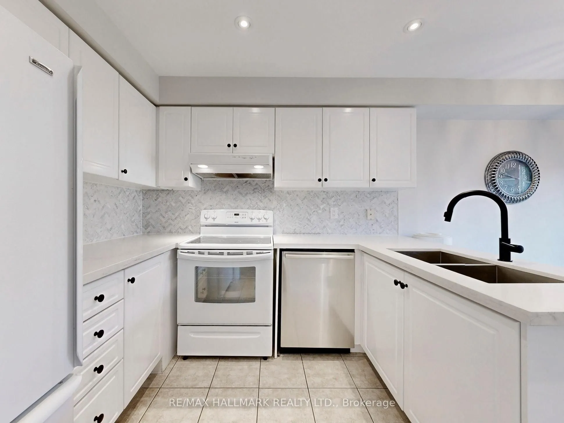 22 Laura Sabrina Drive