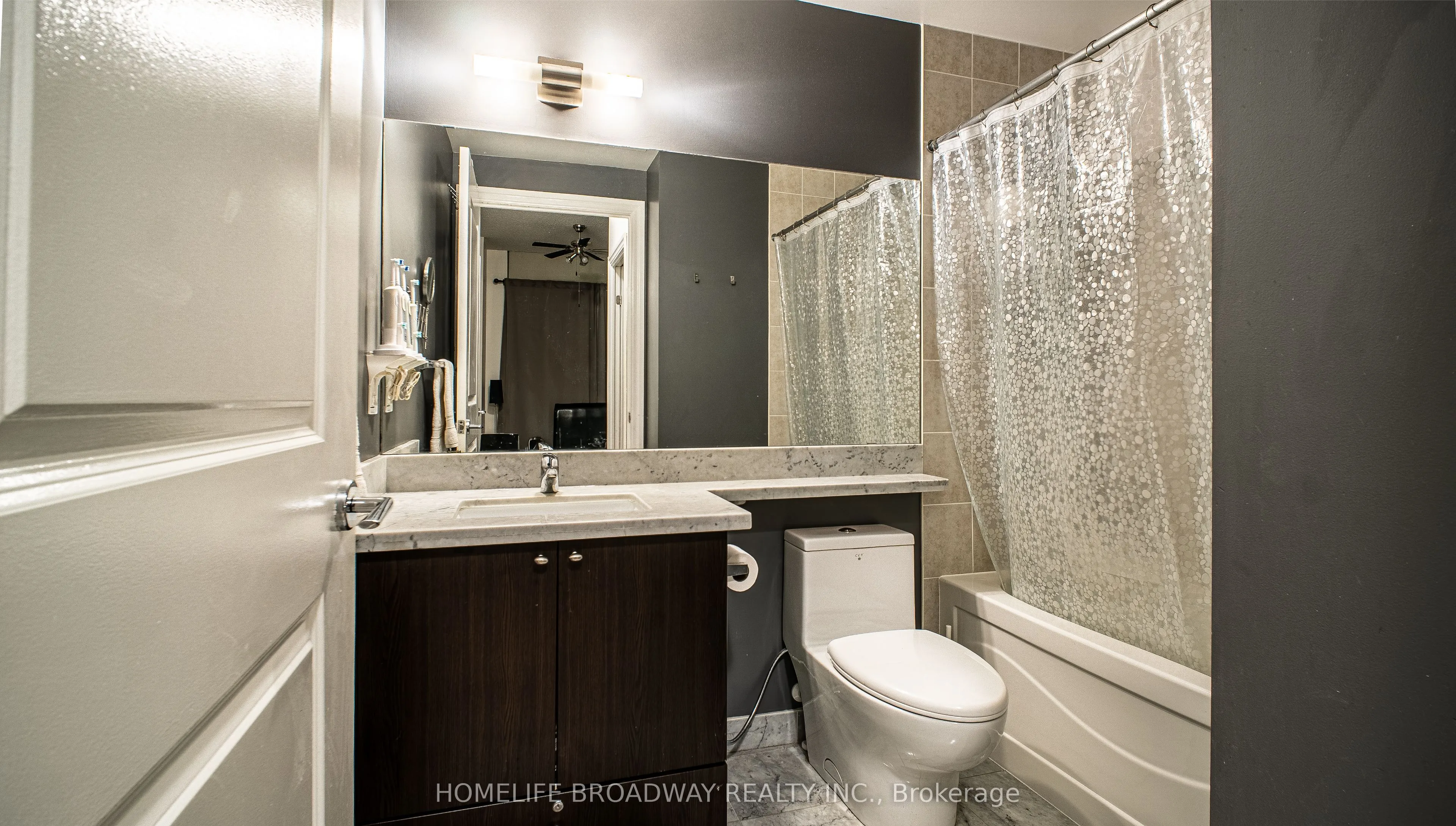 1 Upper Duke Crescent, #112A