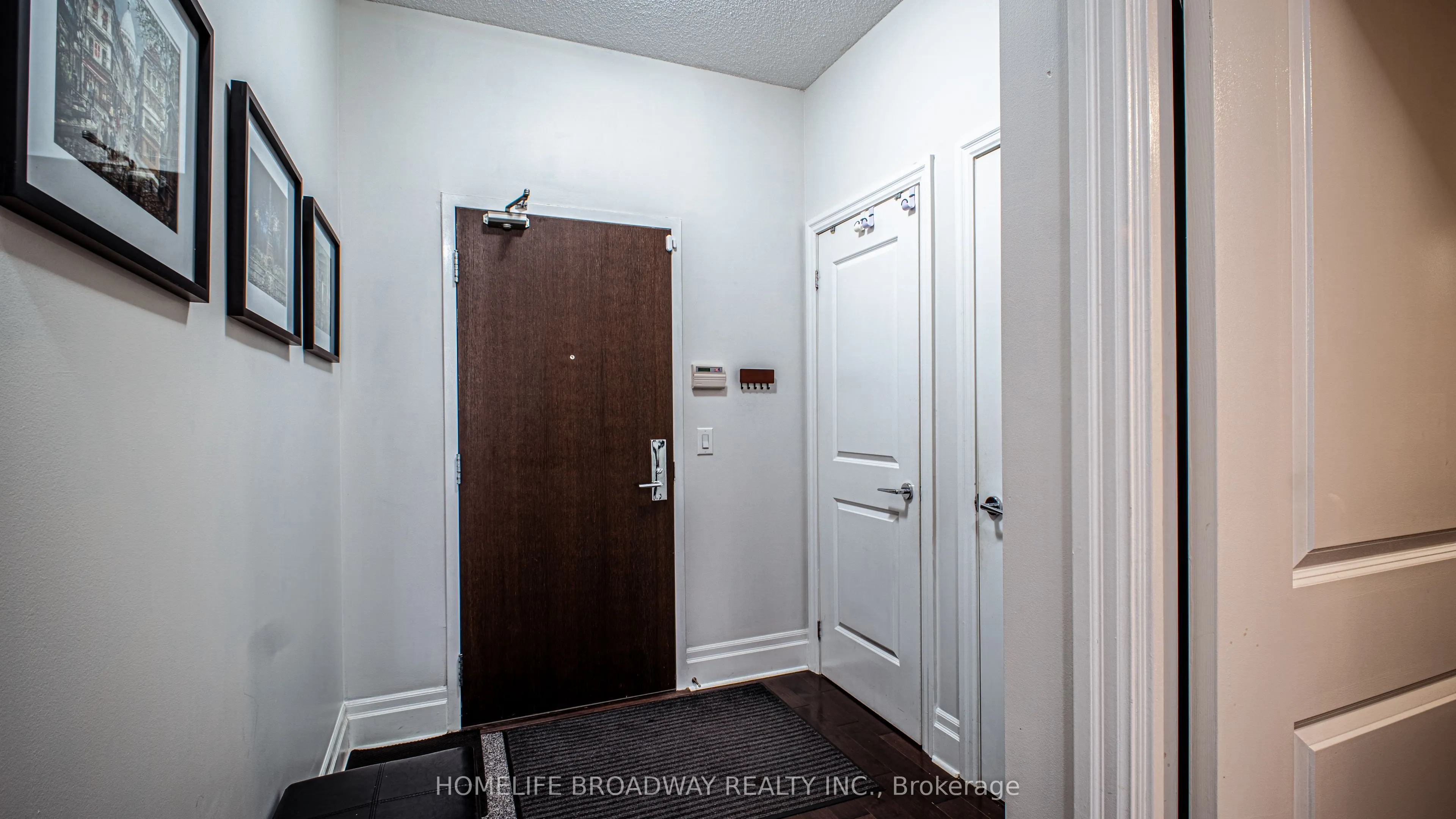 1 Upper Duke Crescent, #112A