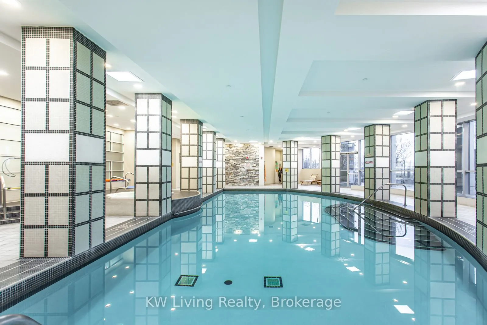 23 Cox Boulevard, #682