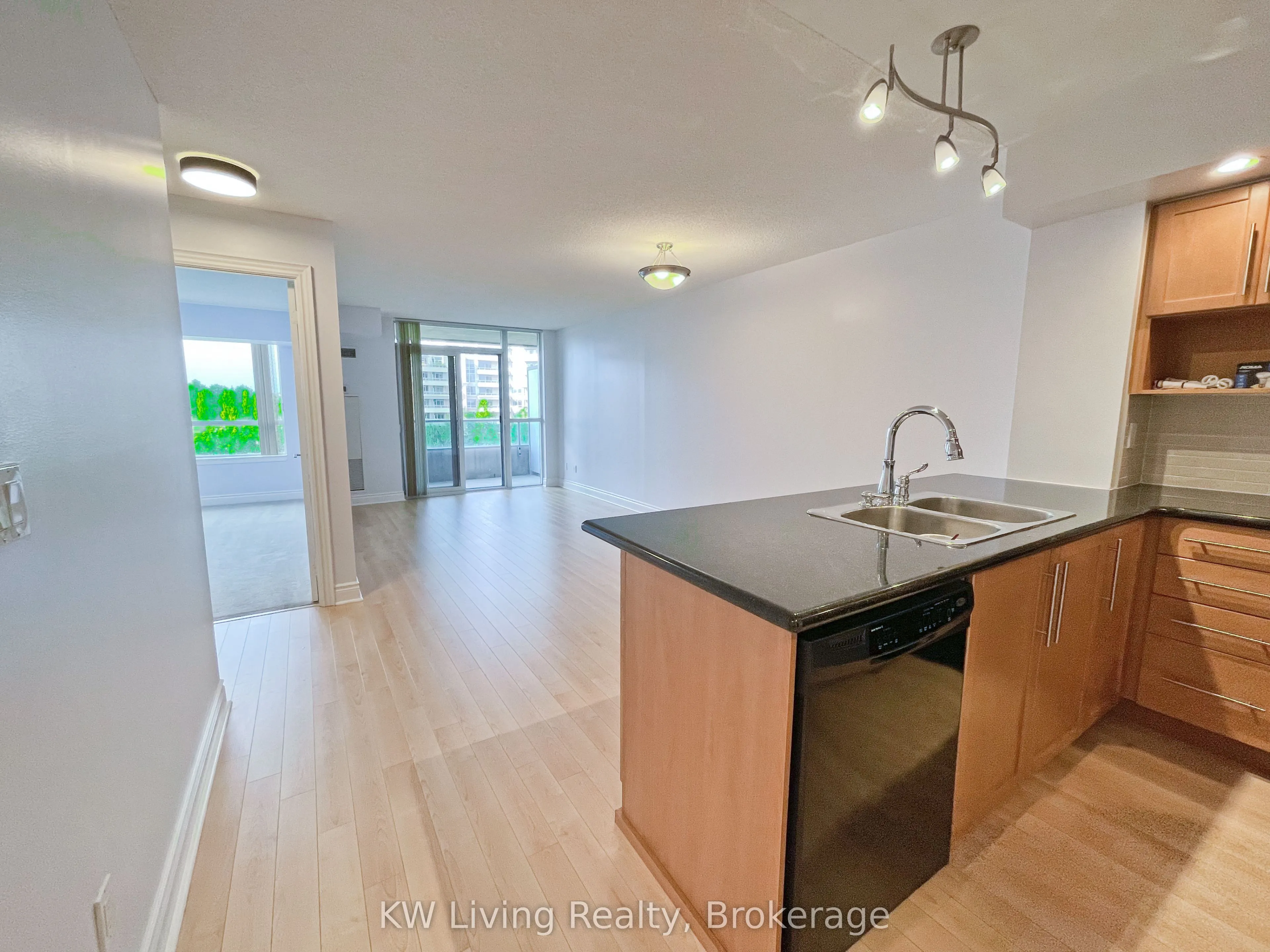 23 Cox Boulevard, #682