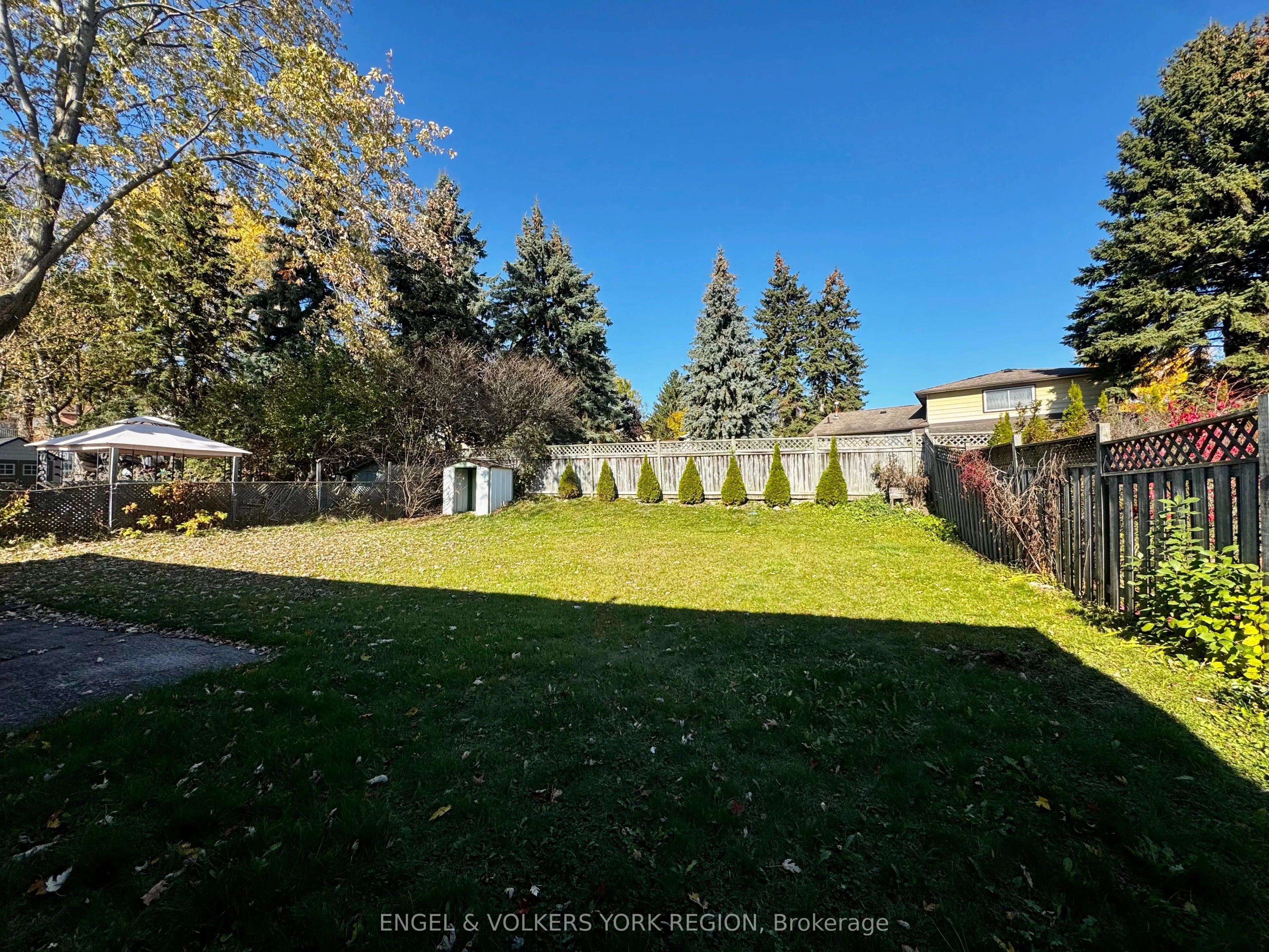 135 Luxury Avenue, #Main