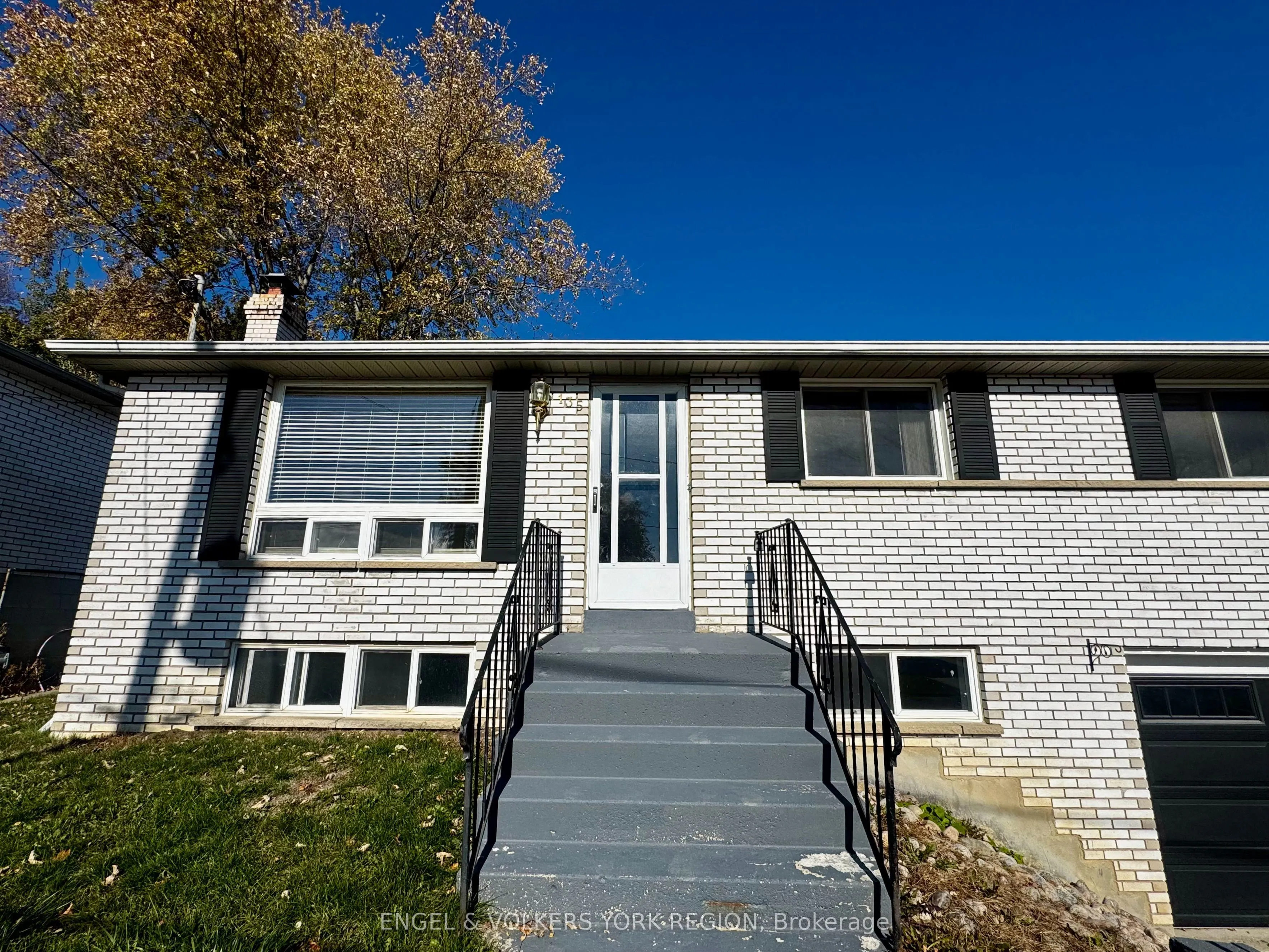 135 Luxury Avenue, #Main