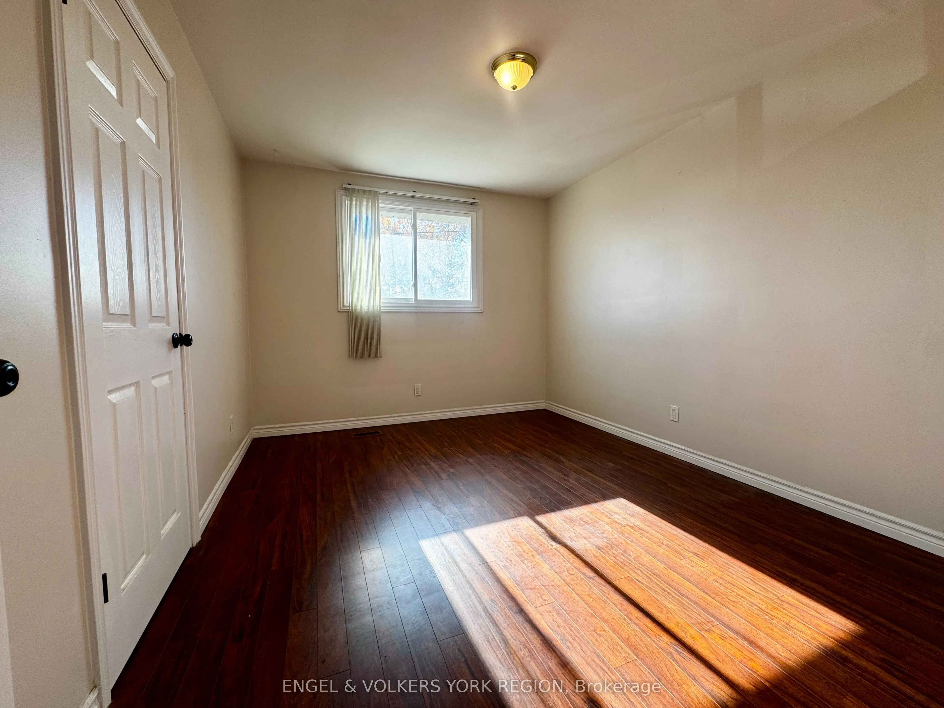 135 Luxury Avenue, #Main