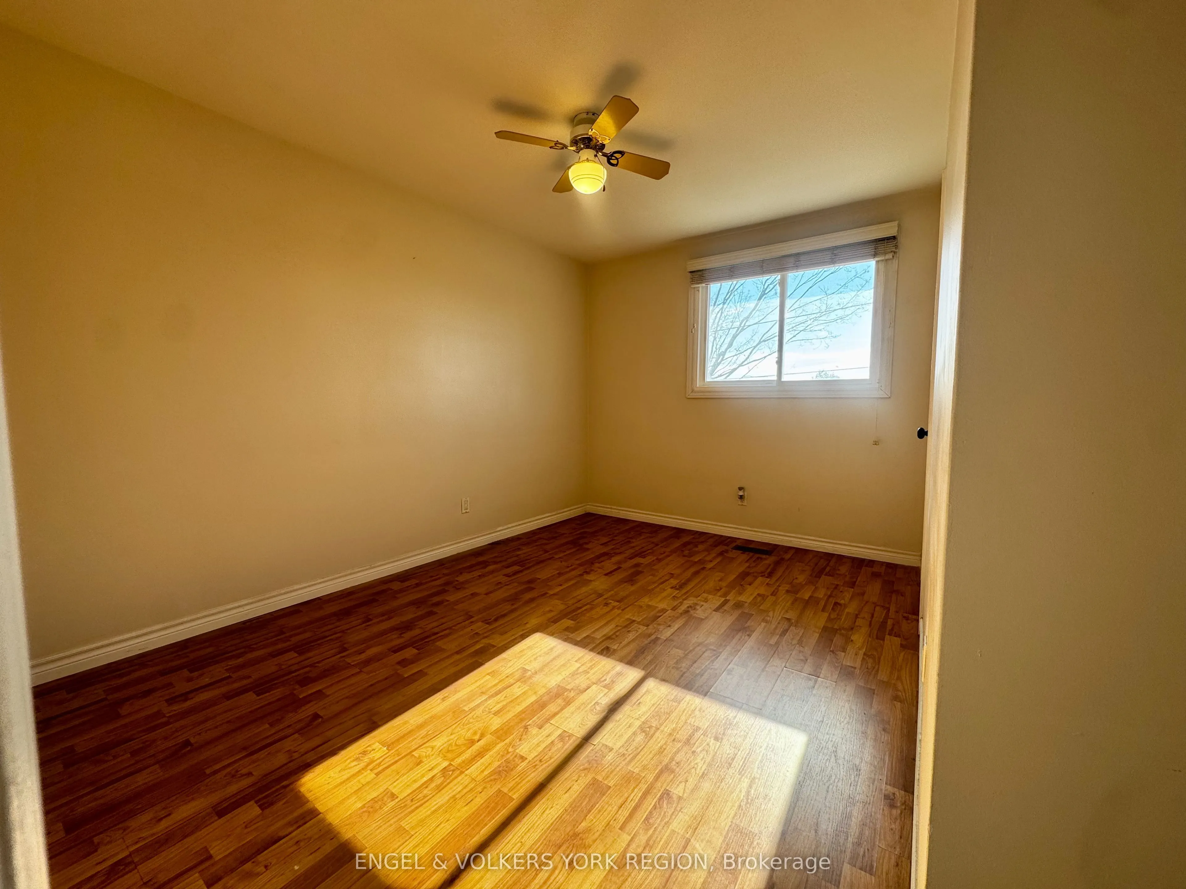 135 Luxury Avenue, #Main