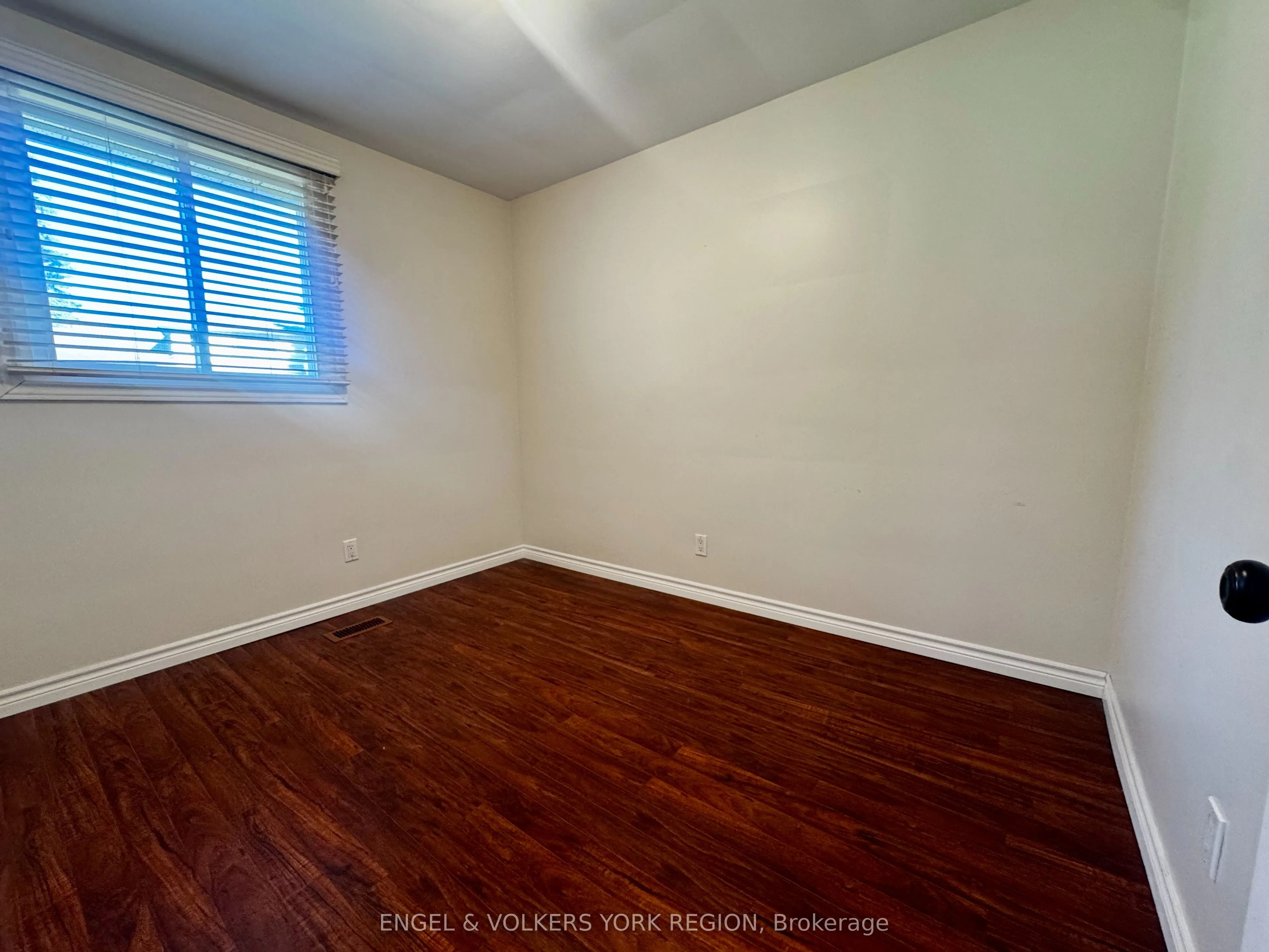 135 Luxury Avenue, #Main