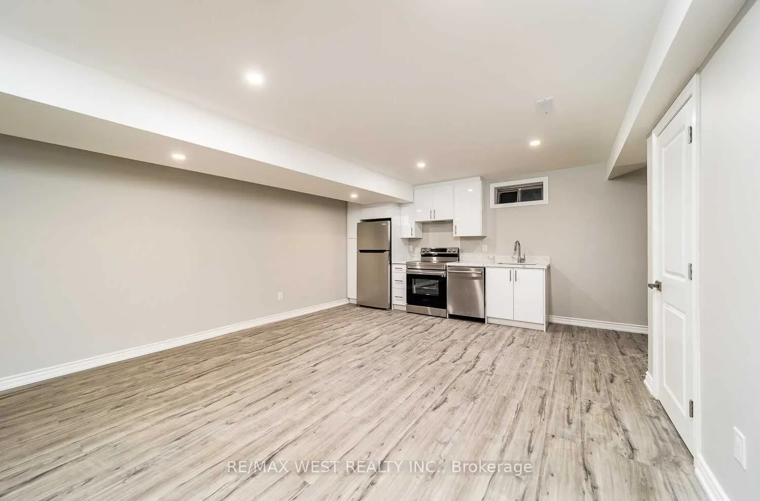 111 Ironside Drive, #Lower