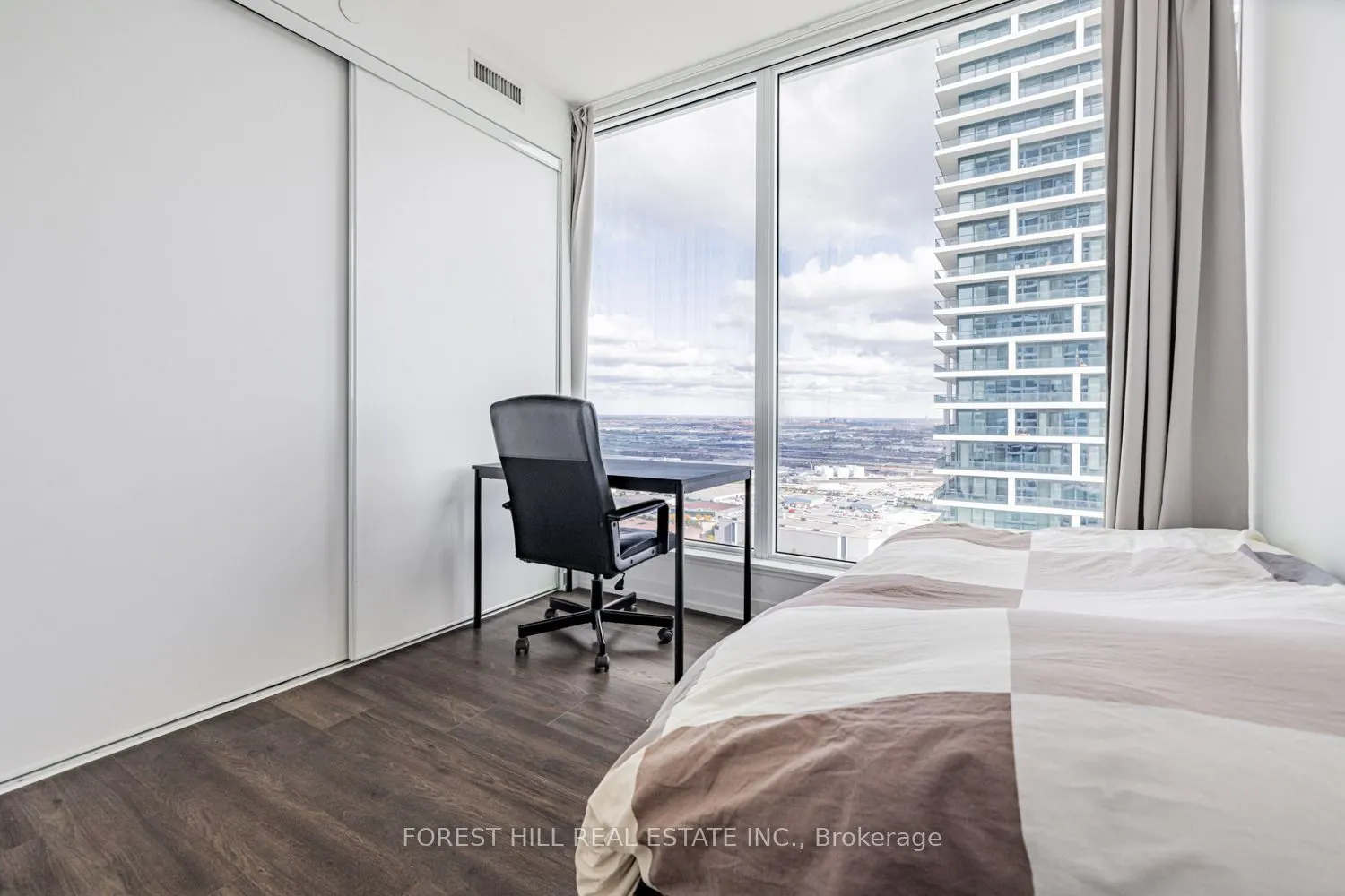 898 Portage Parkway, #4702