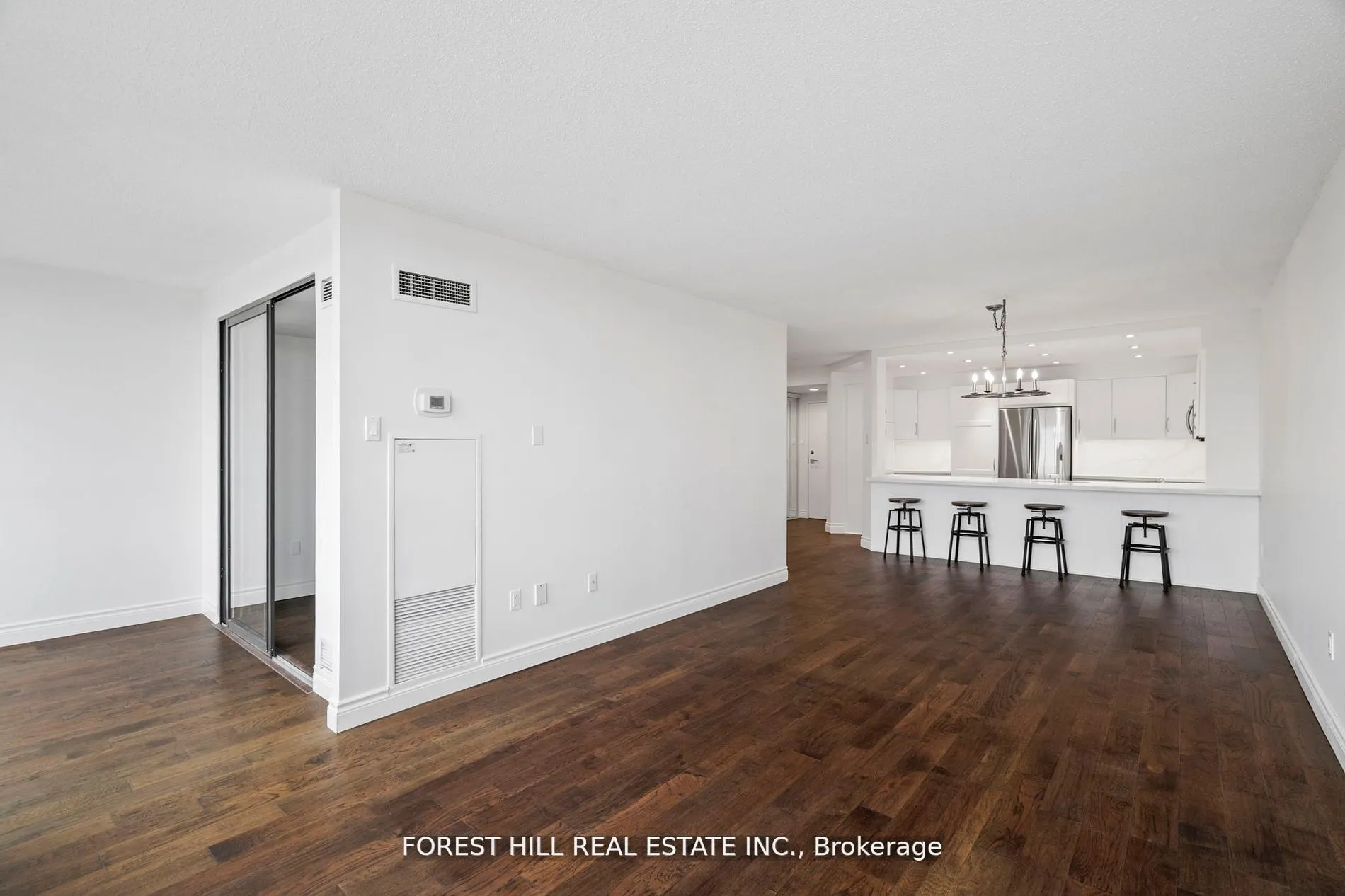 7601 Bathurst Street, #1203