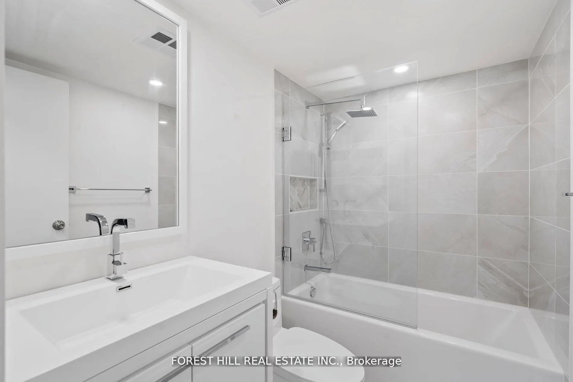7601 Bathurst Street, #1203