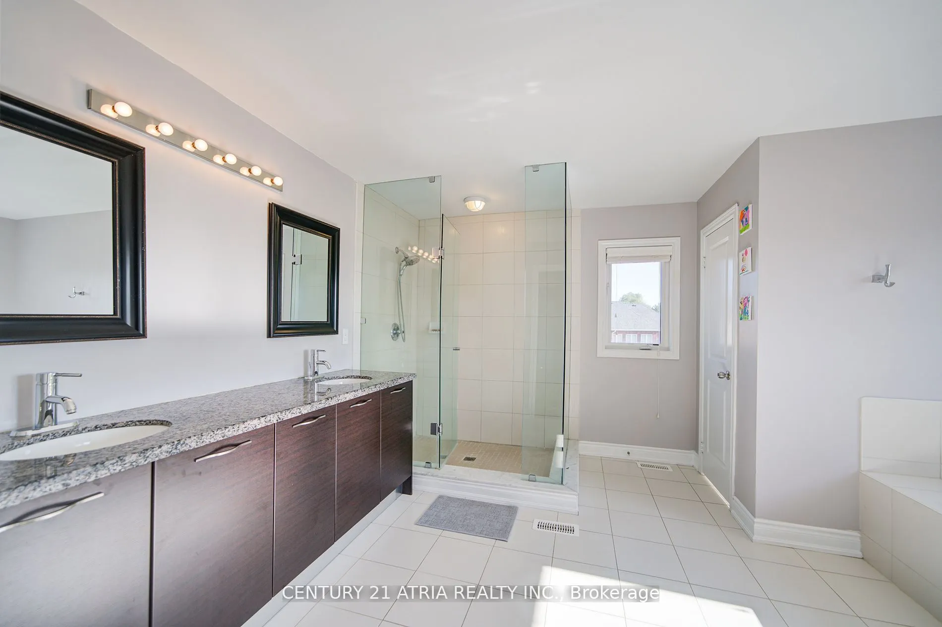 10 Gladys Rolling Avenue