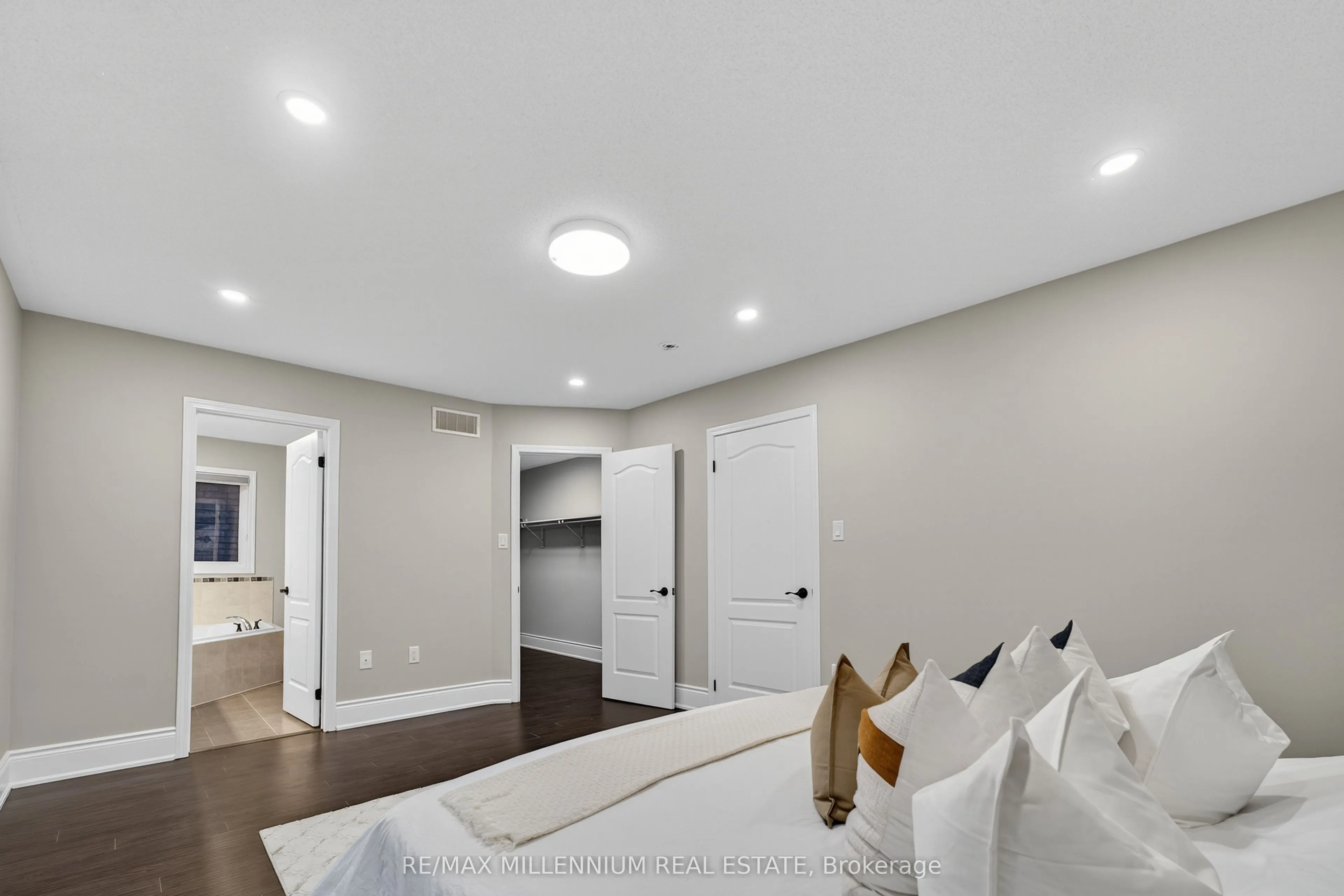 66 Armstrong Crescent