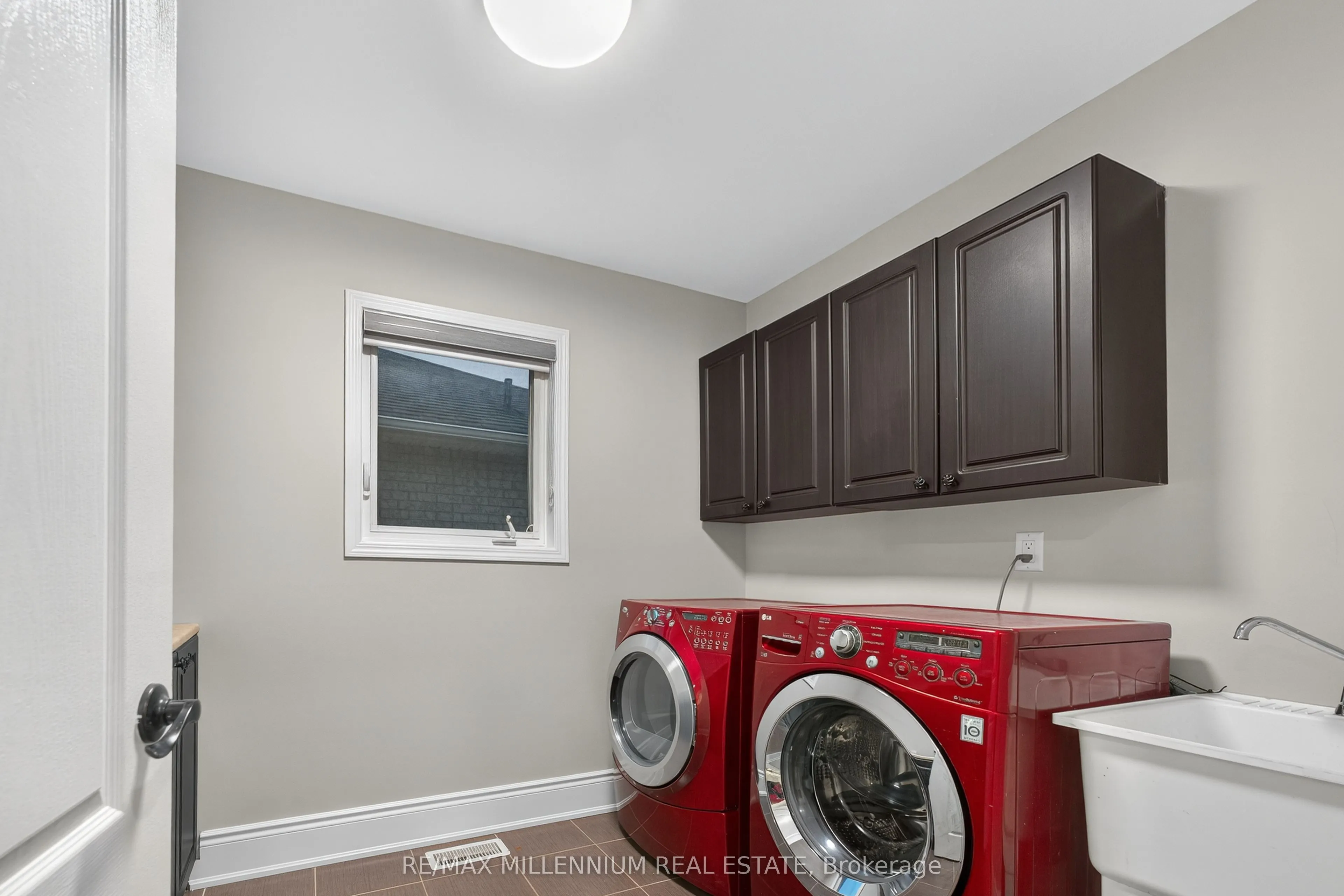 66 Armstrong Crescent