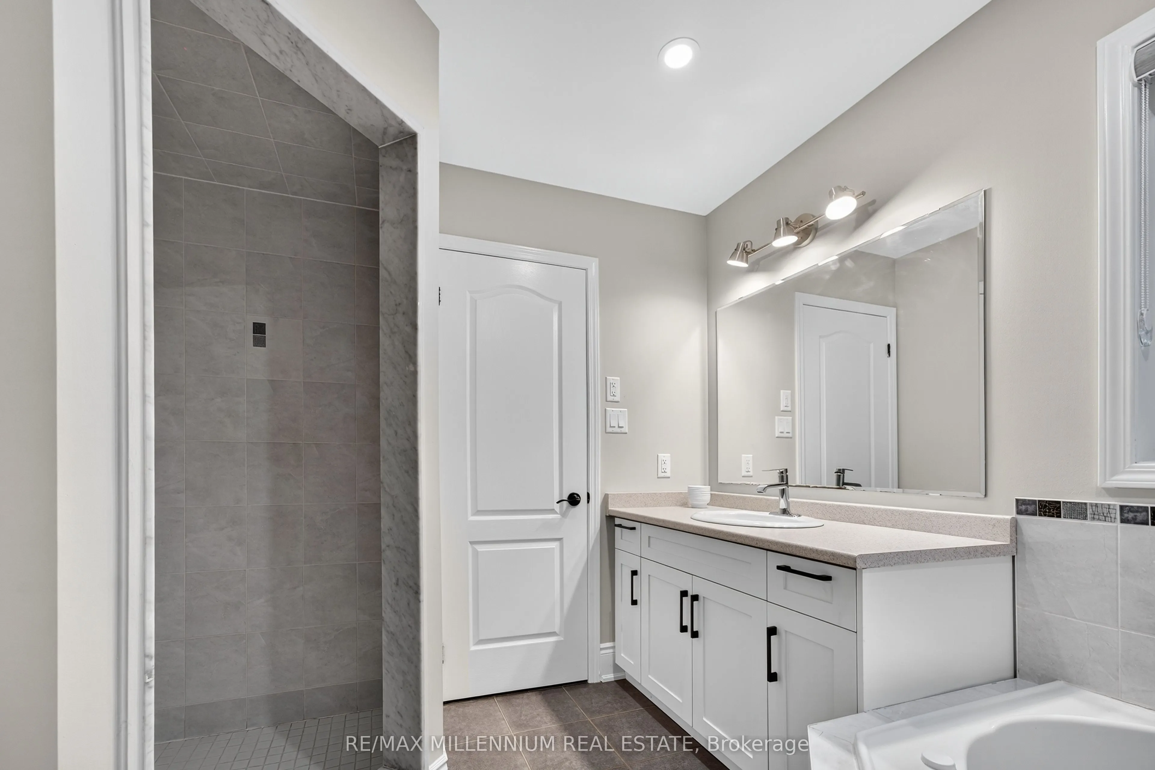 66 Armstrong Crescent