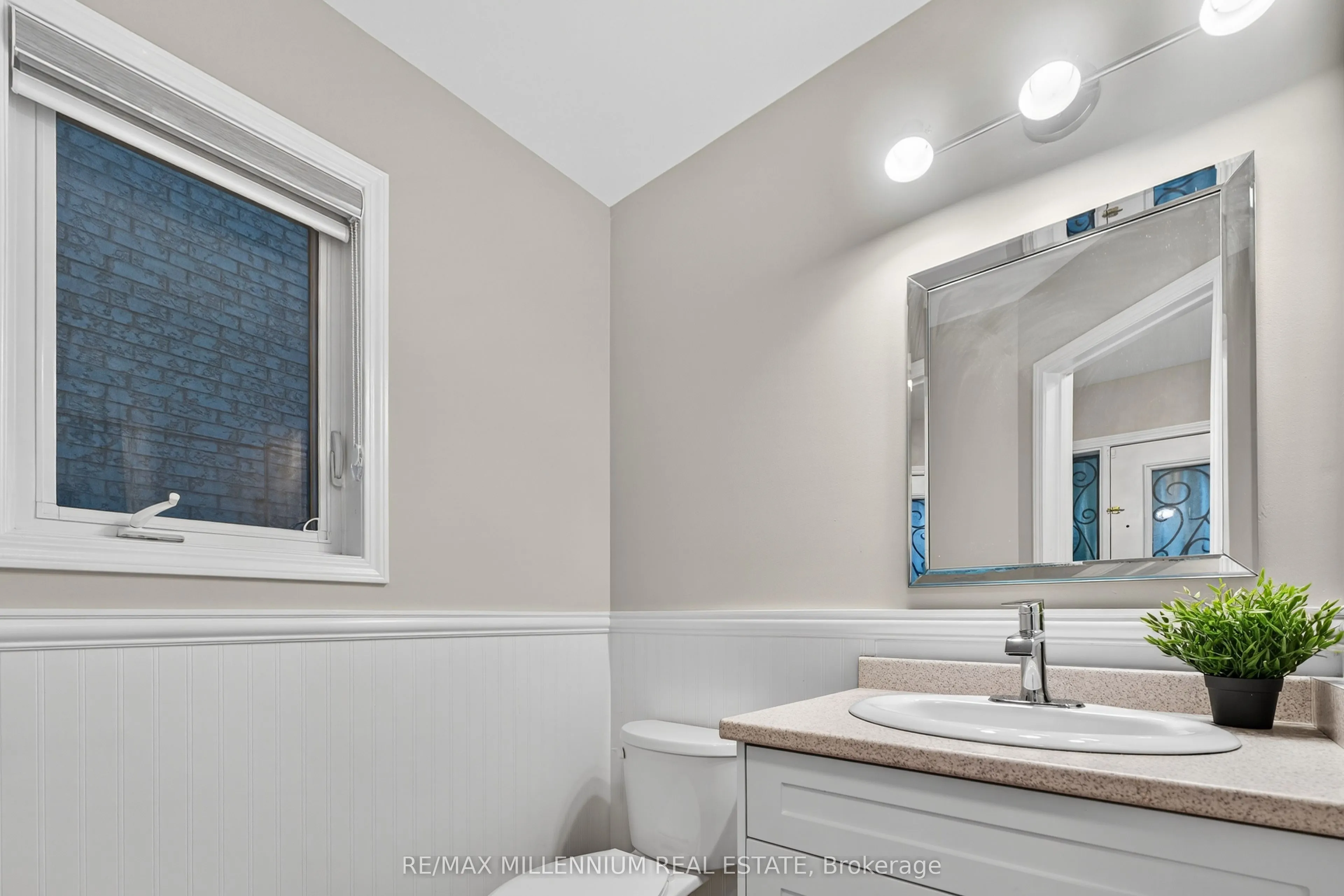 66 Armstrong Crescent