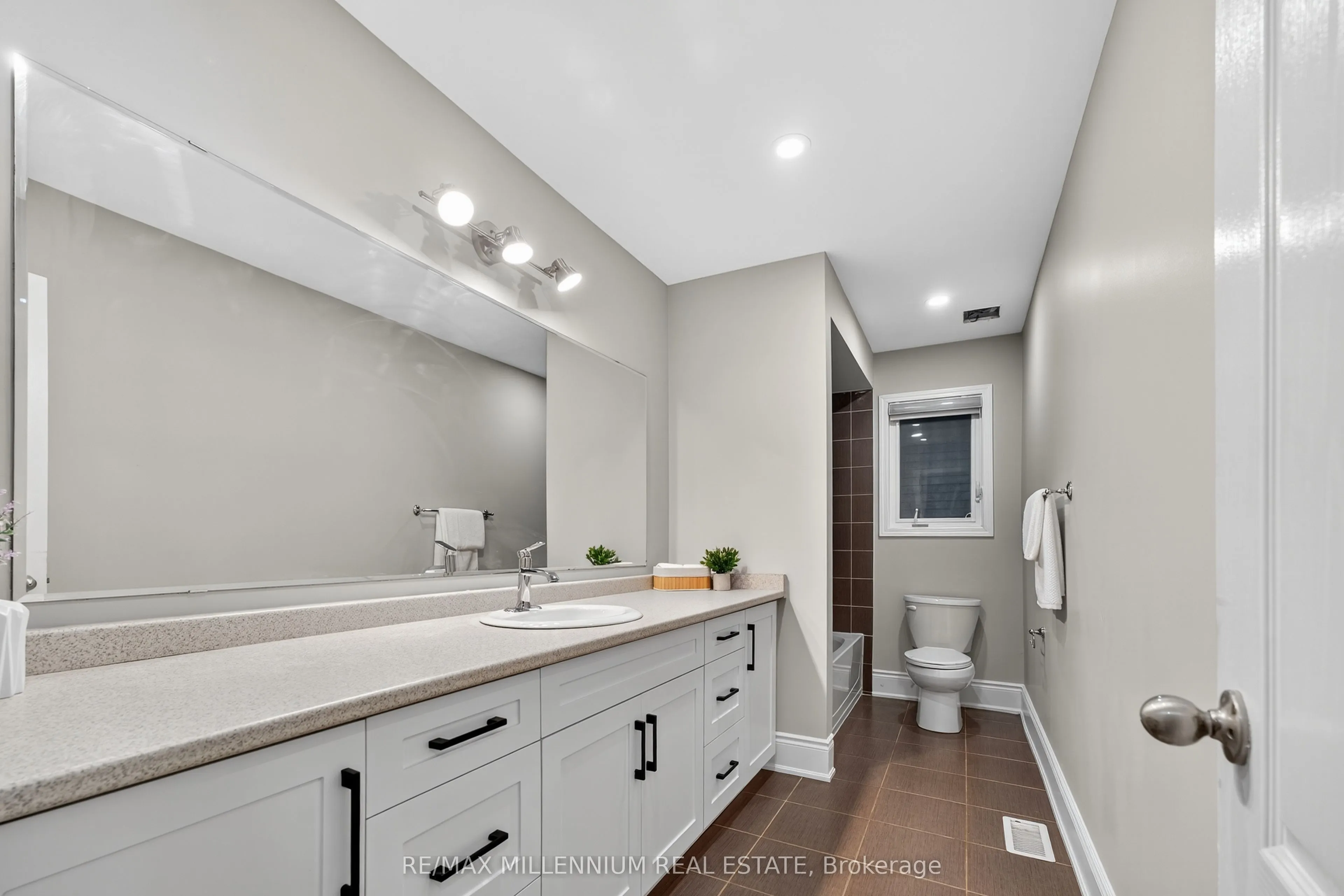 66 Armstrong Crescent