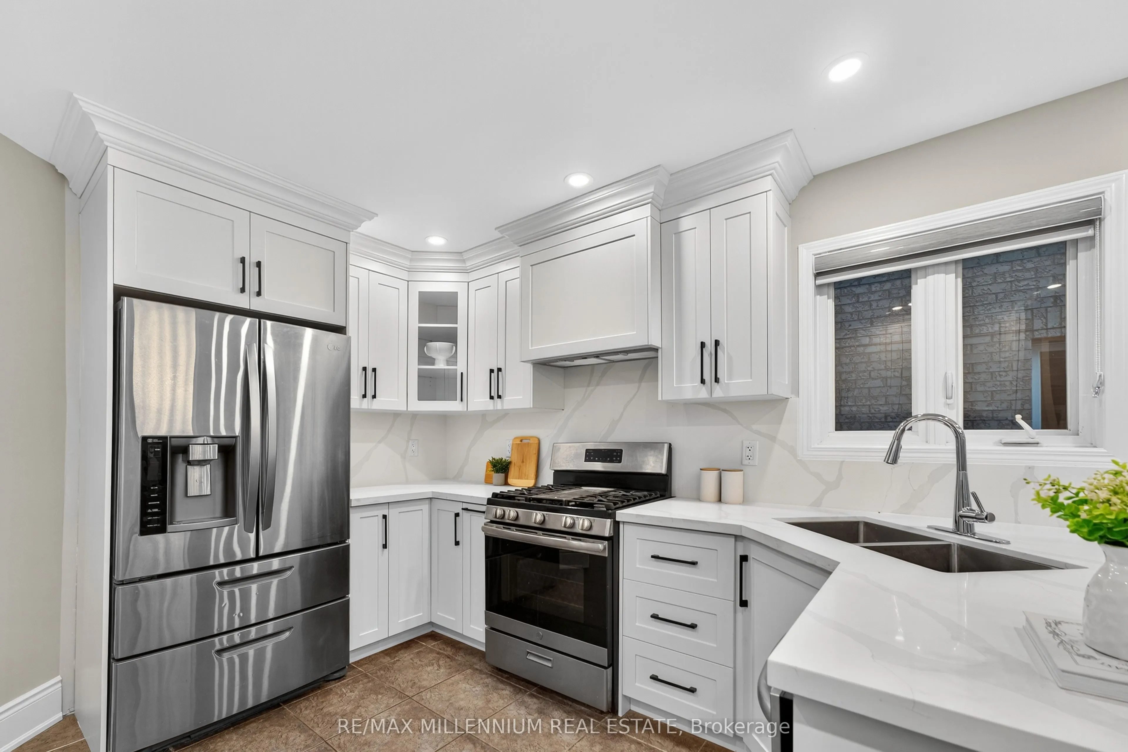 66 Armstrong Crescent