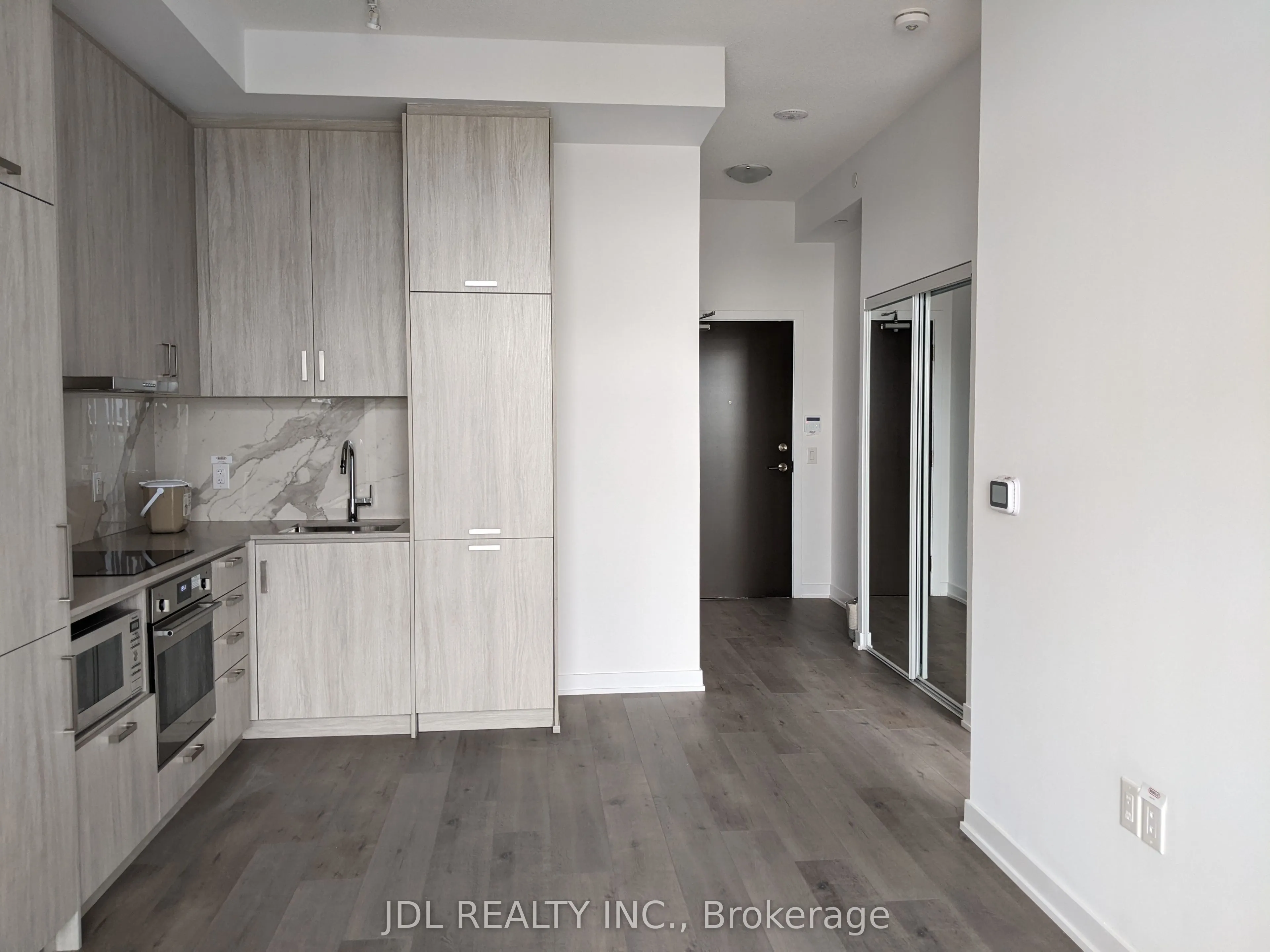 60 Honeycrisp Crescent, #521