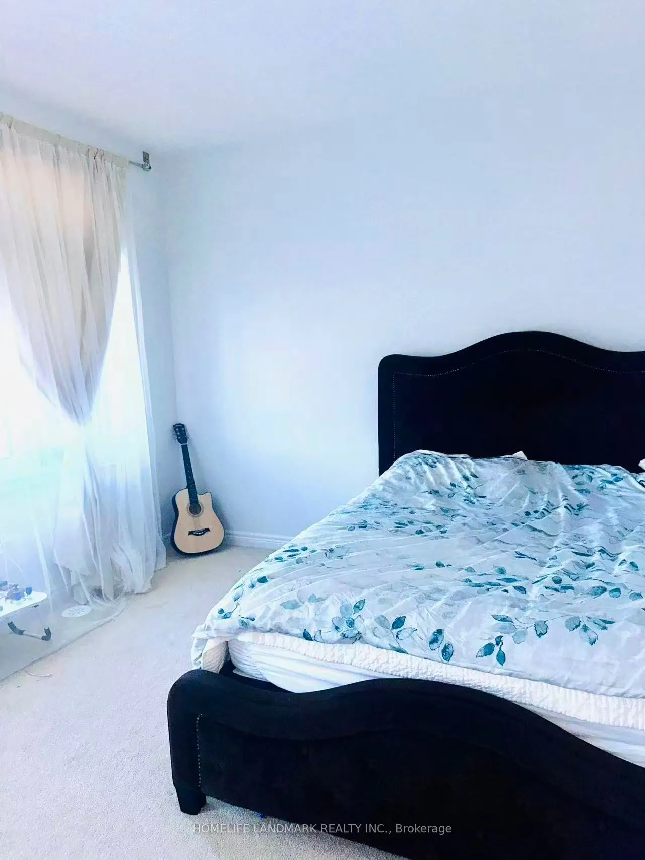 8 Robert Eaton Avenue