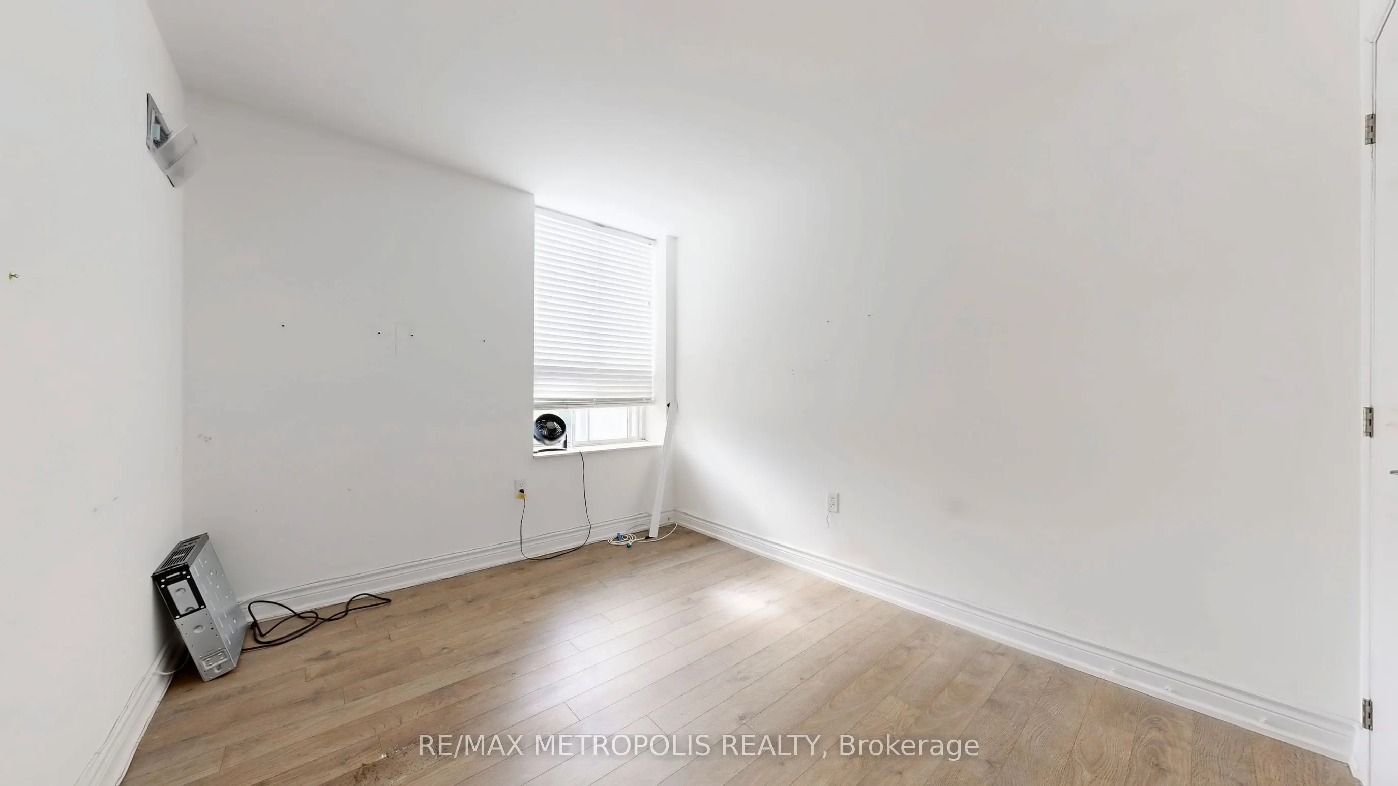 2200 John Street, #412