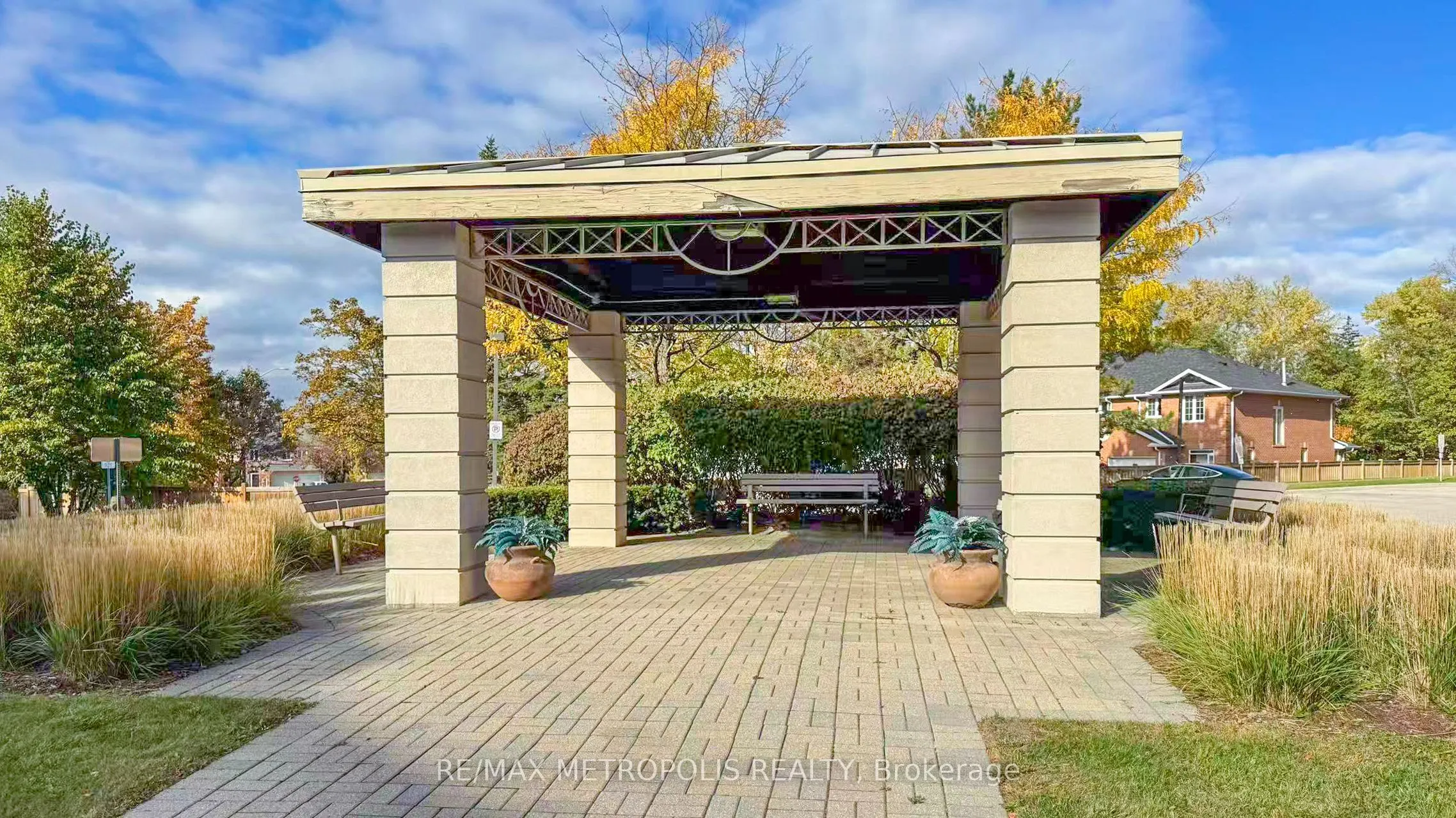 2200 John Street, #412