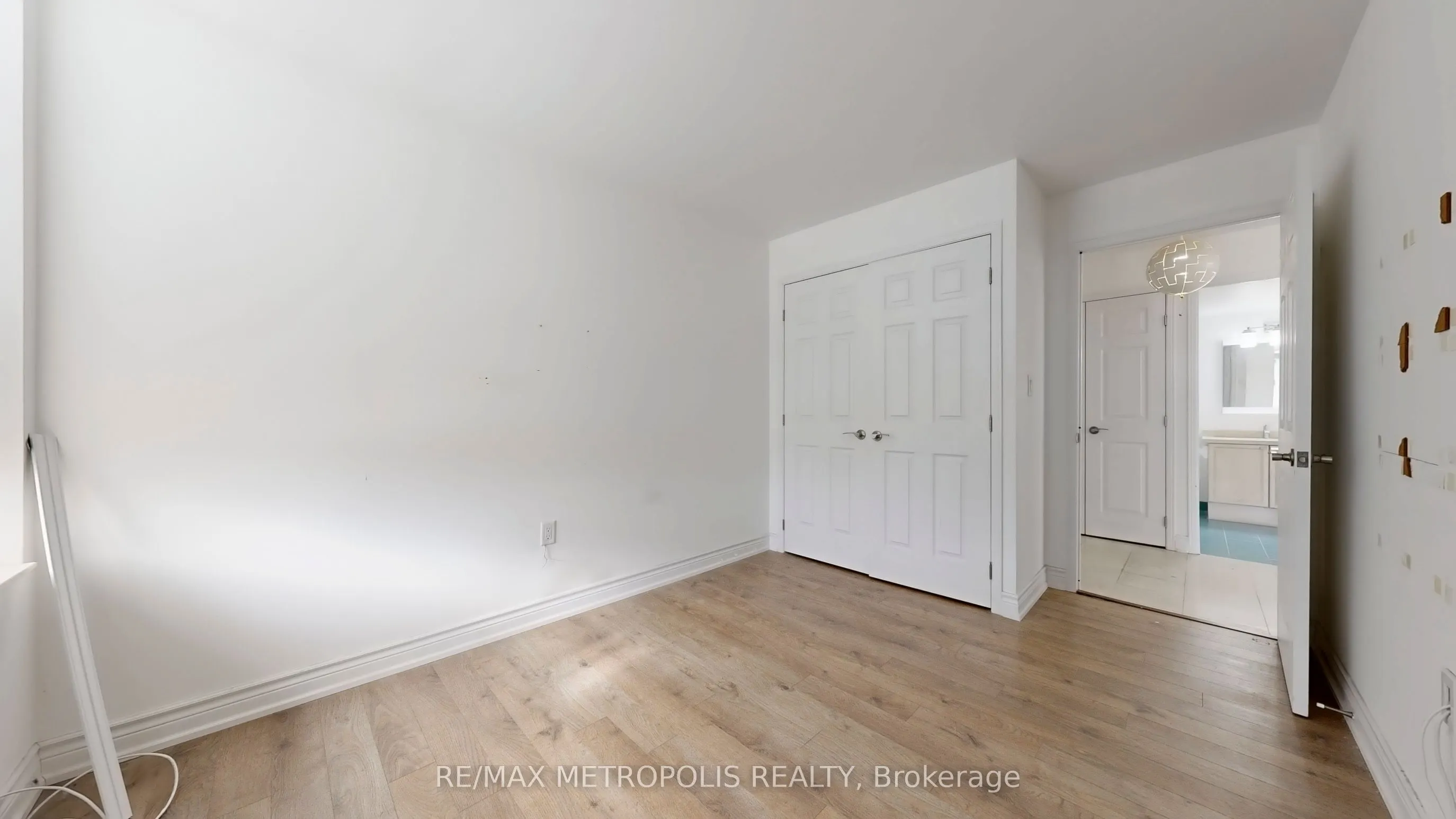 2200 John Street, #412