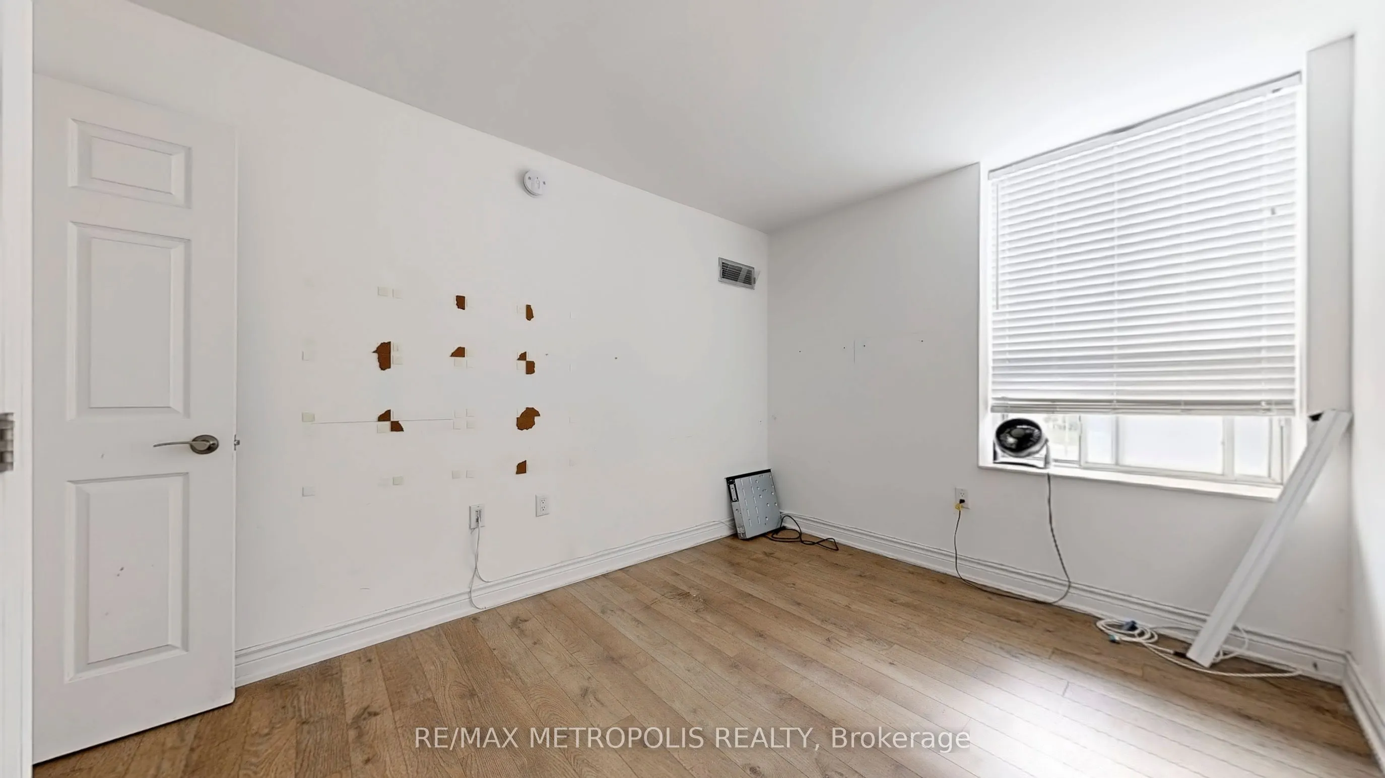 2200 John Street, #412