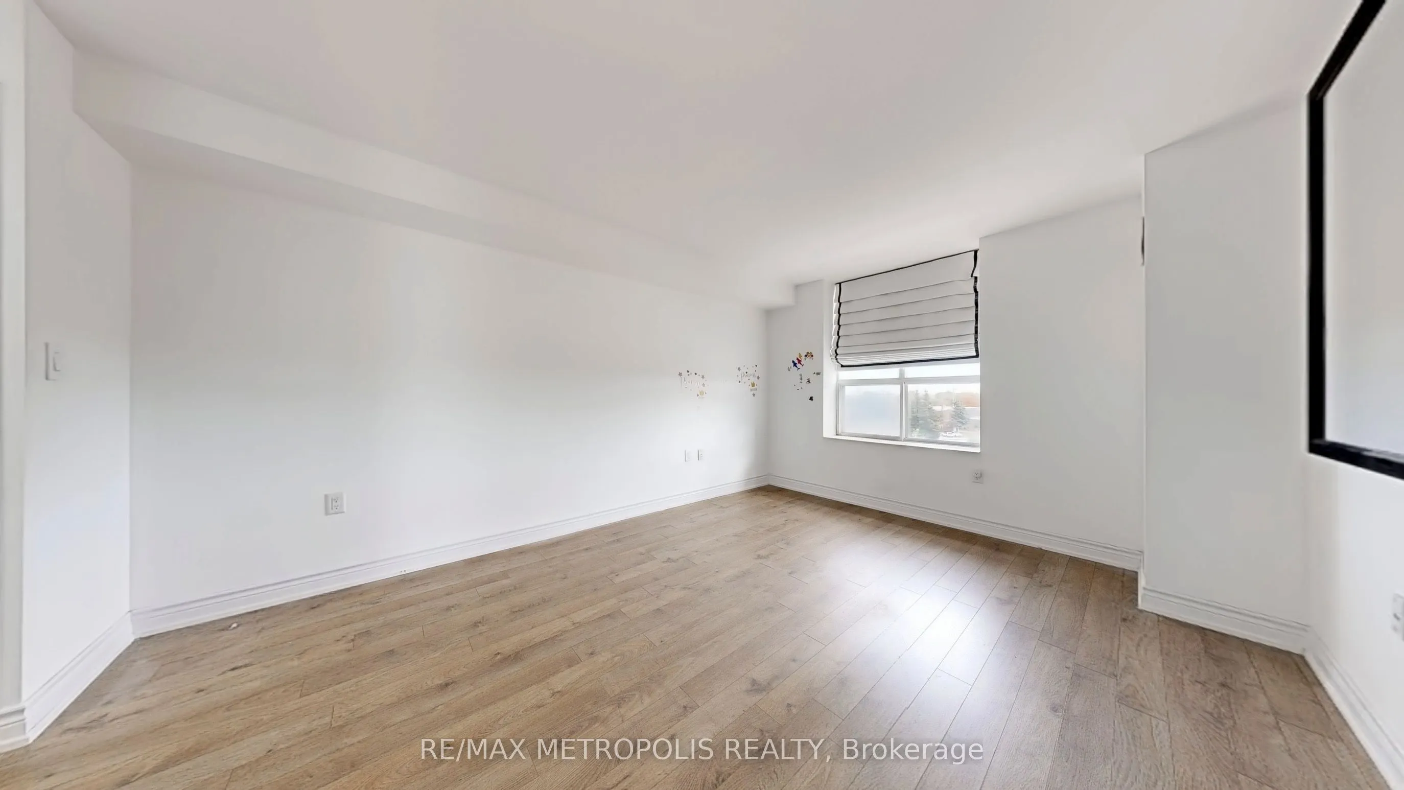 2200 John Street, #412