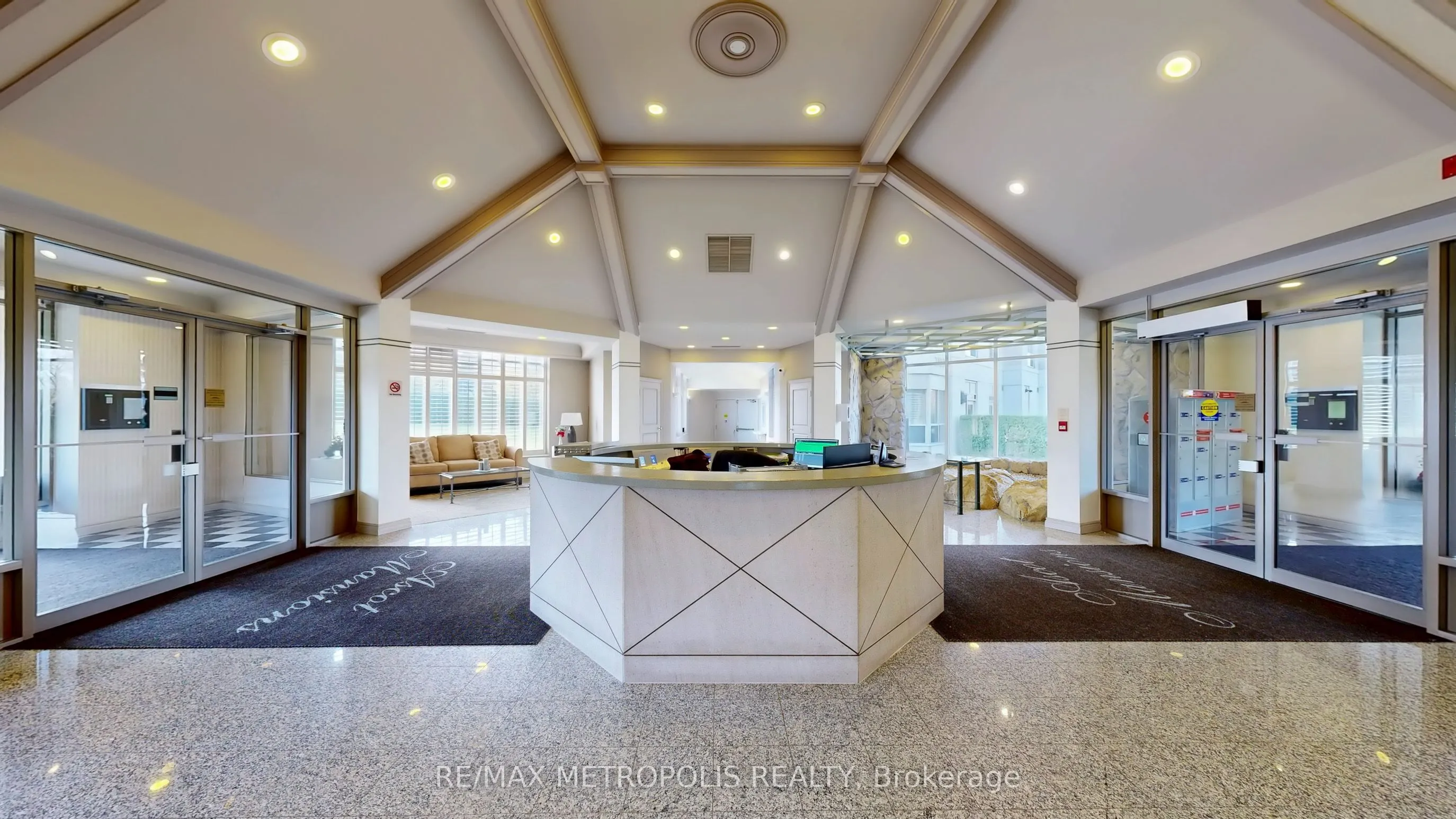 2200 John Street, #412