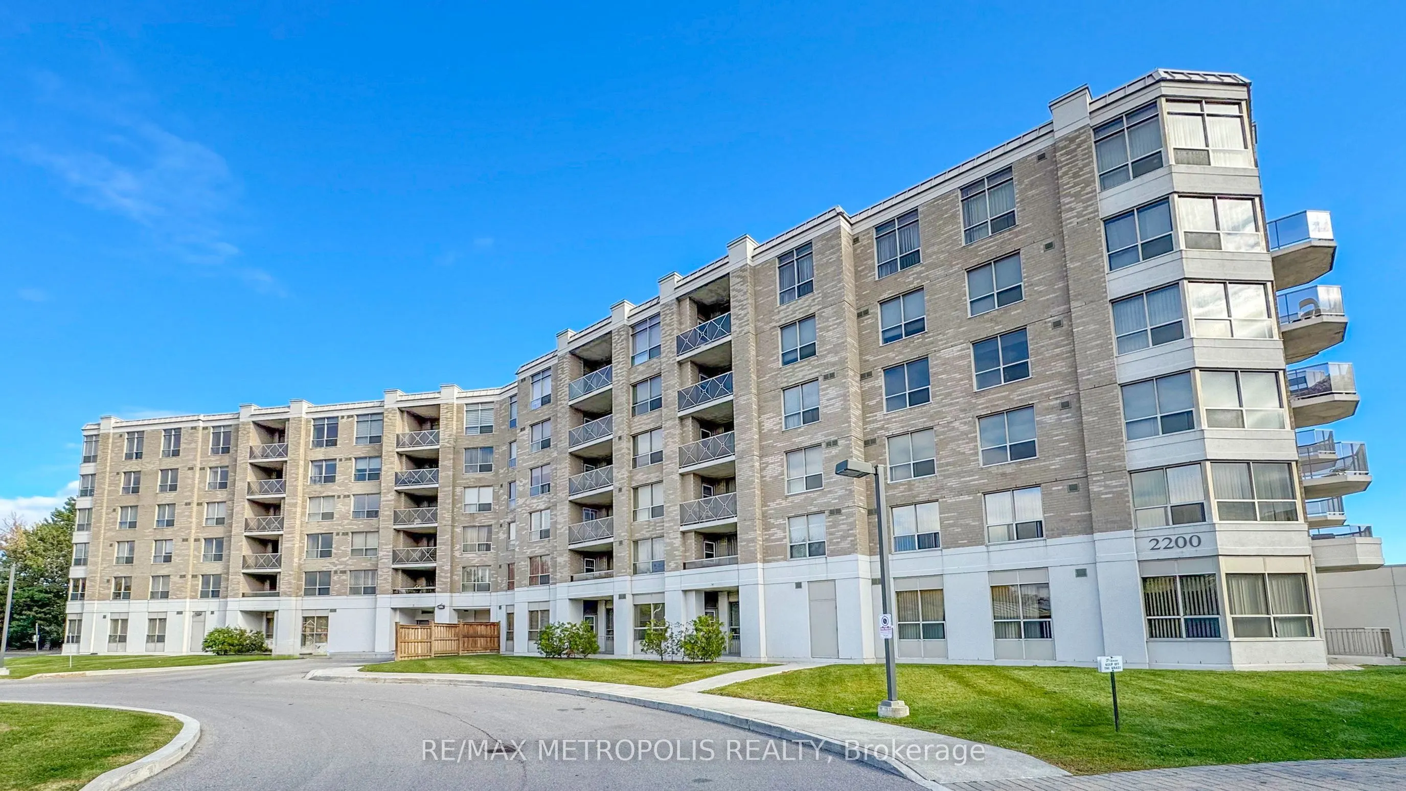 2200 John Street, #412