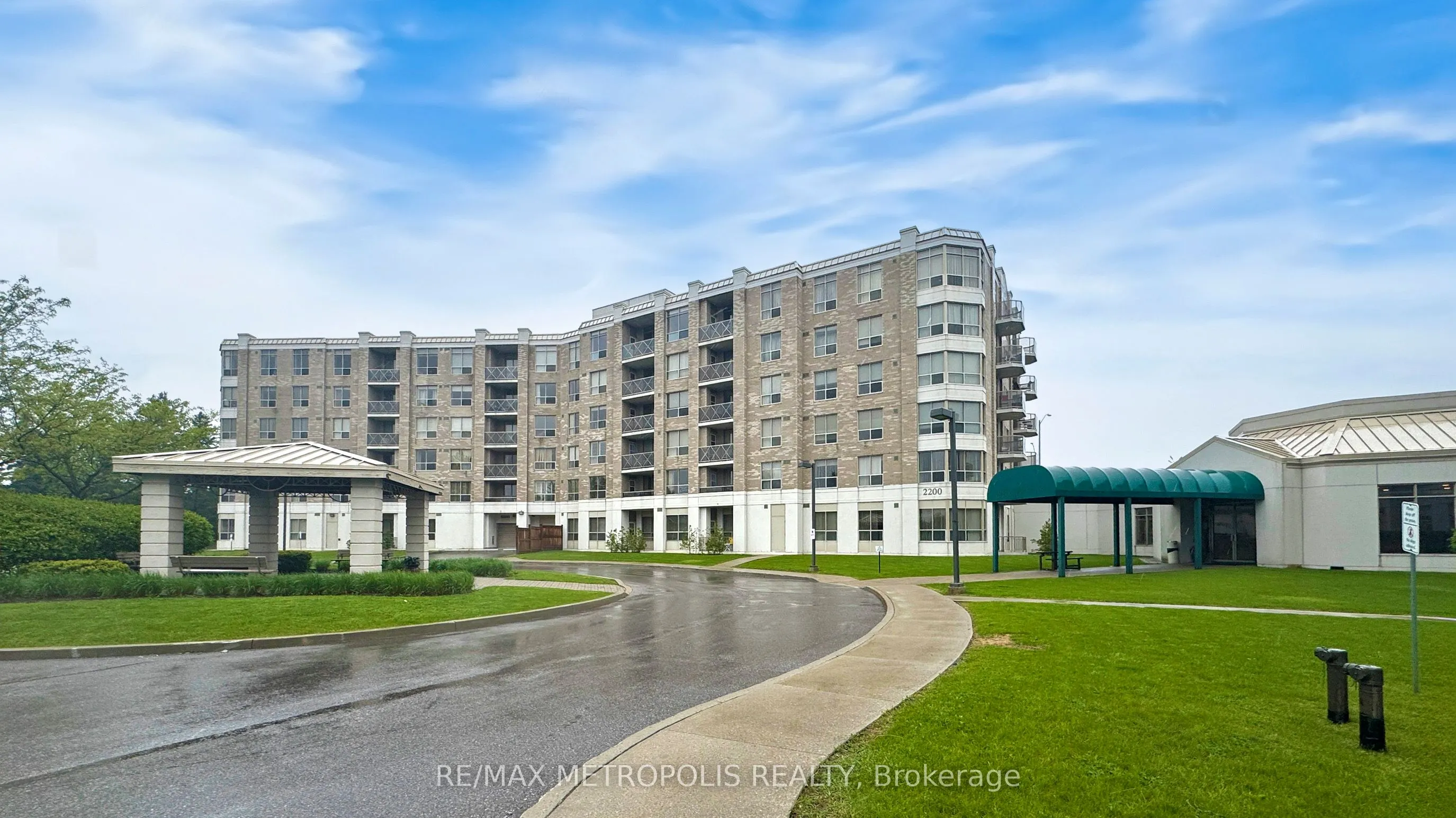 2200 John Street, #412