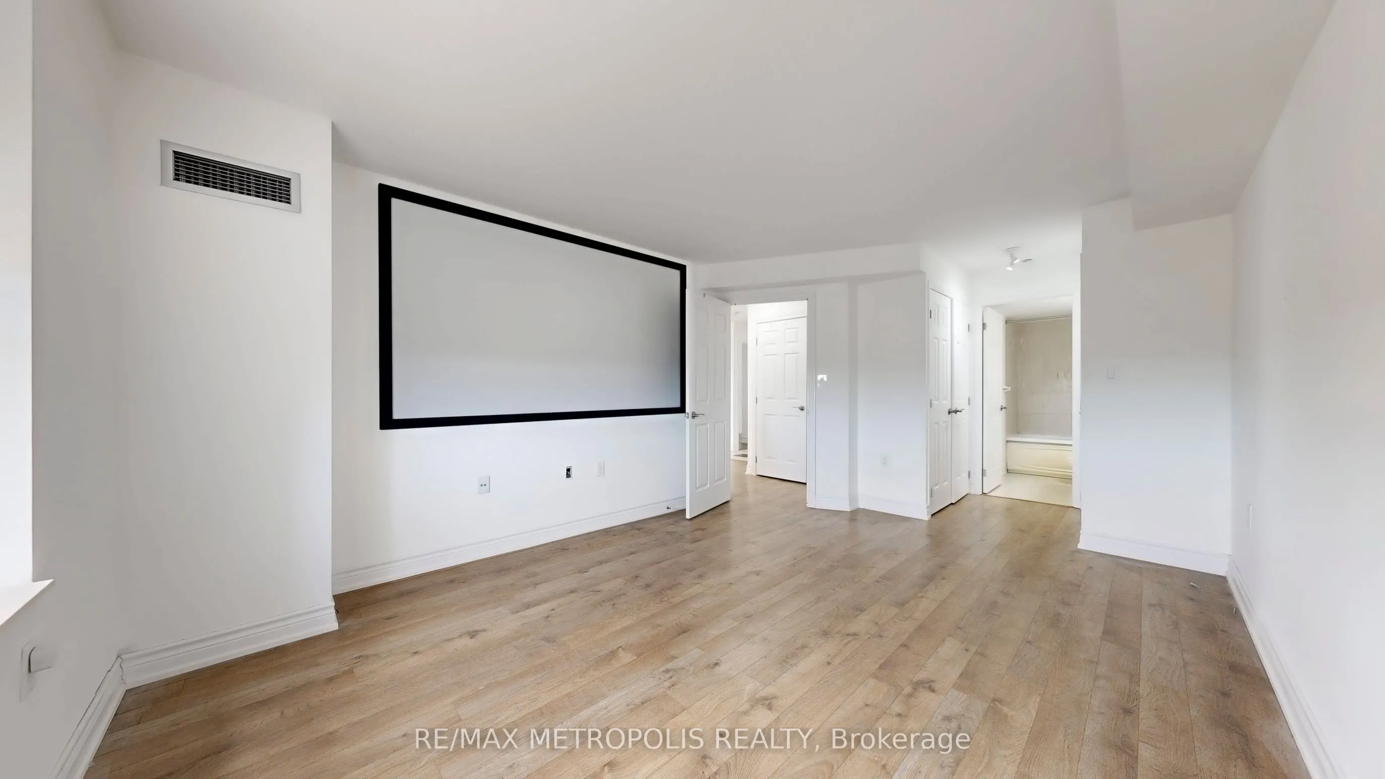 2200 John Street, #412