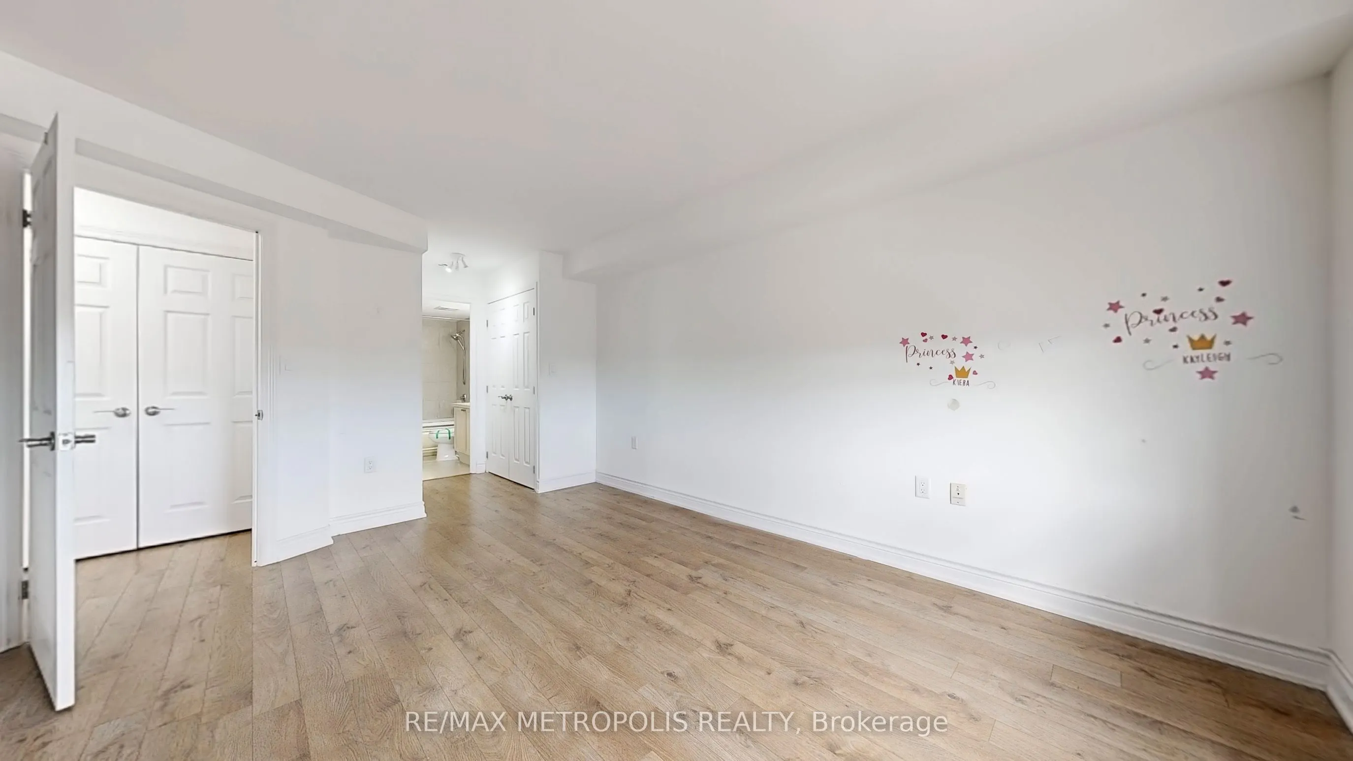 2200 John Street, #412