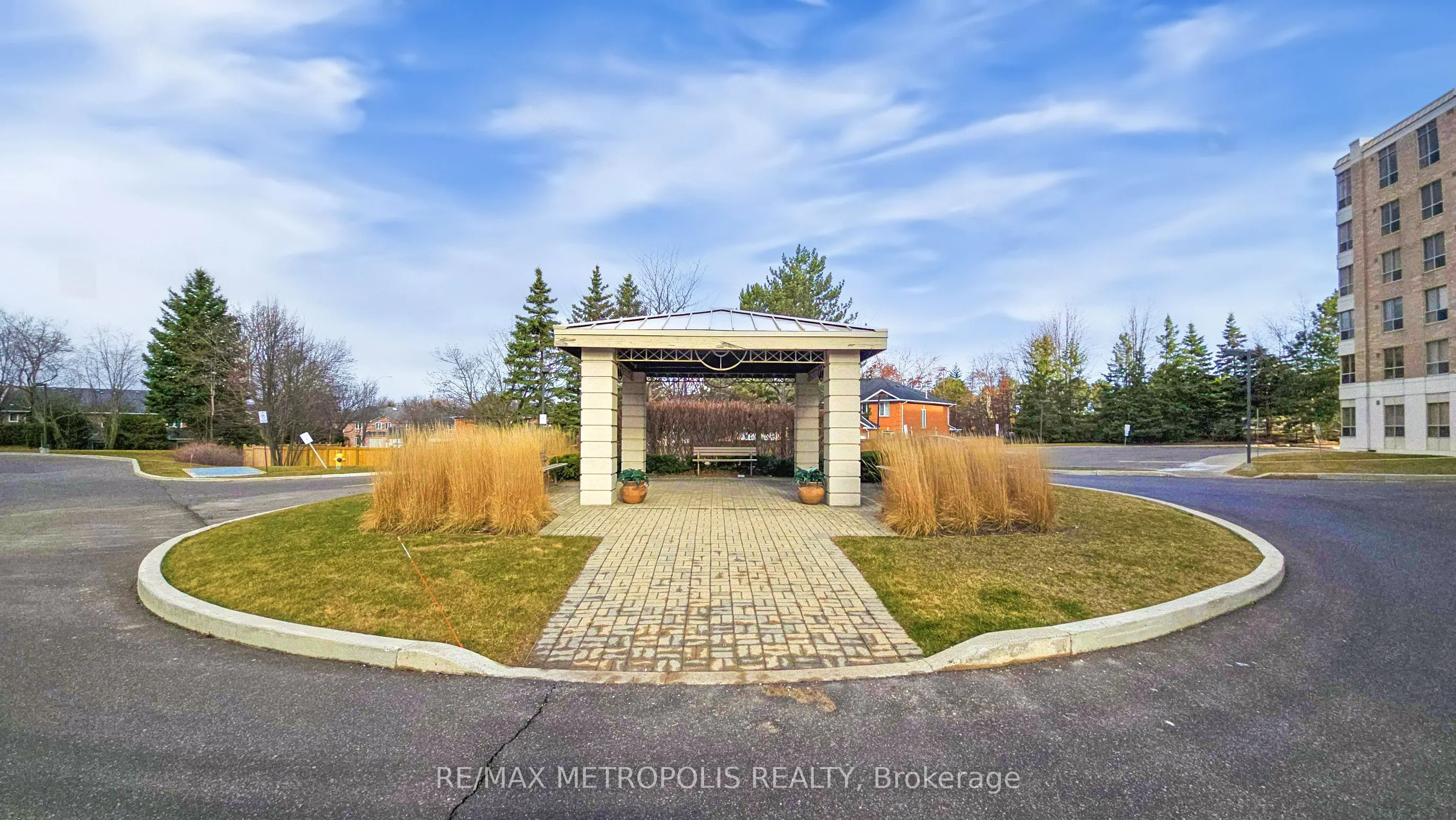 2200 John Street, #412