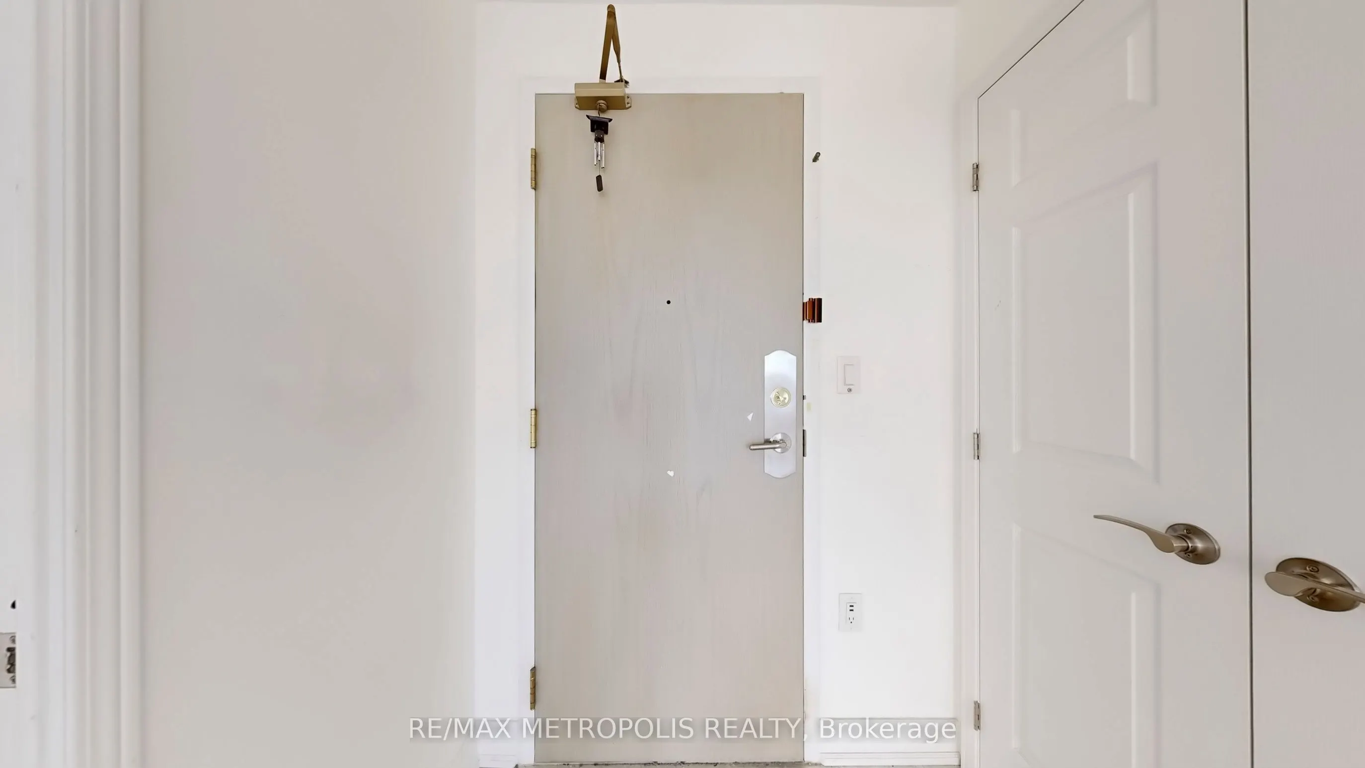 2200 John Street, #412