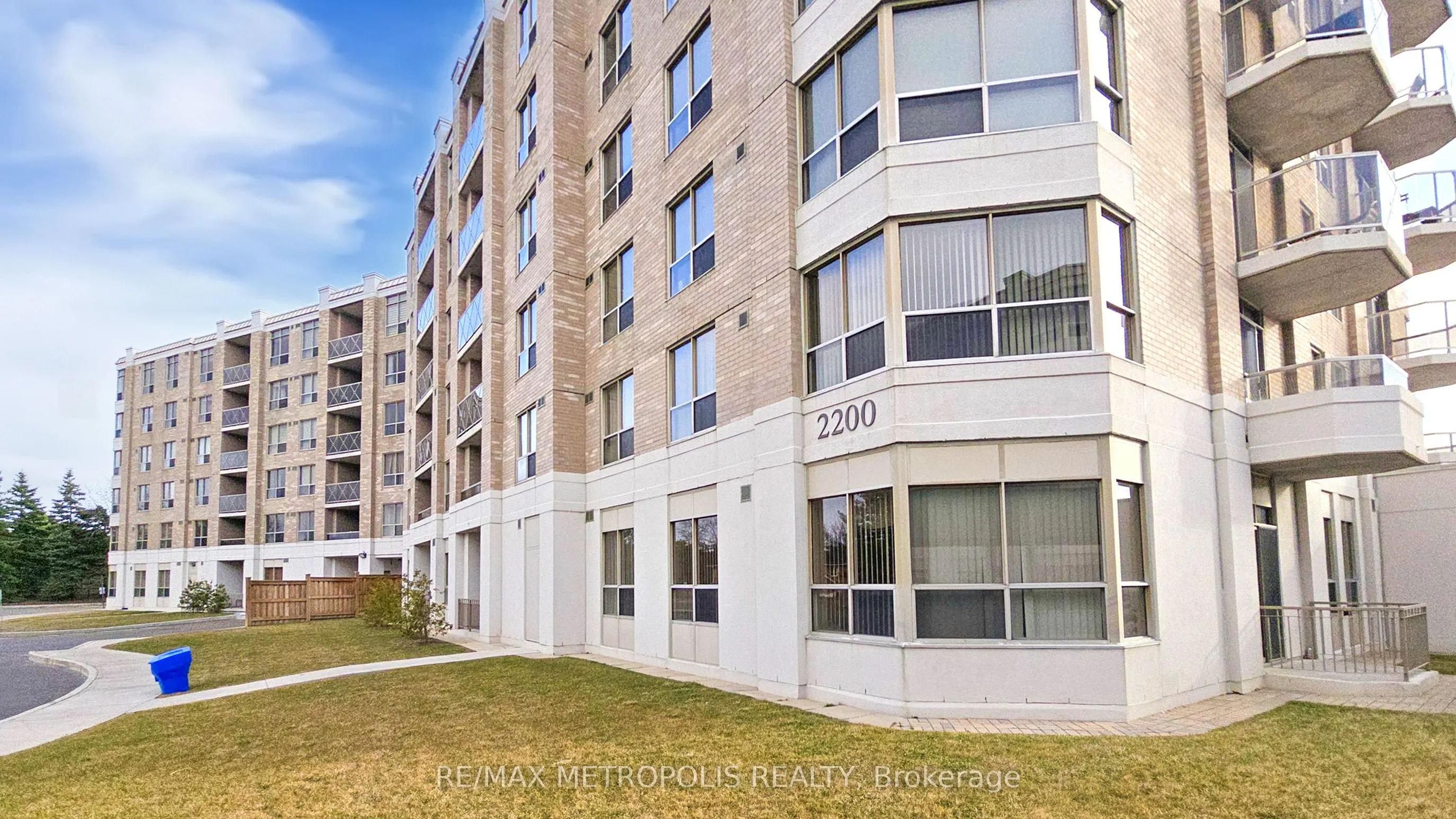 2200 John Street, #412