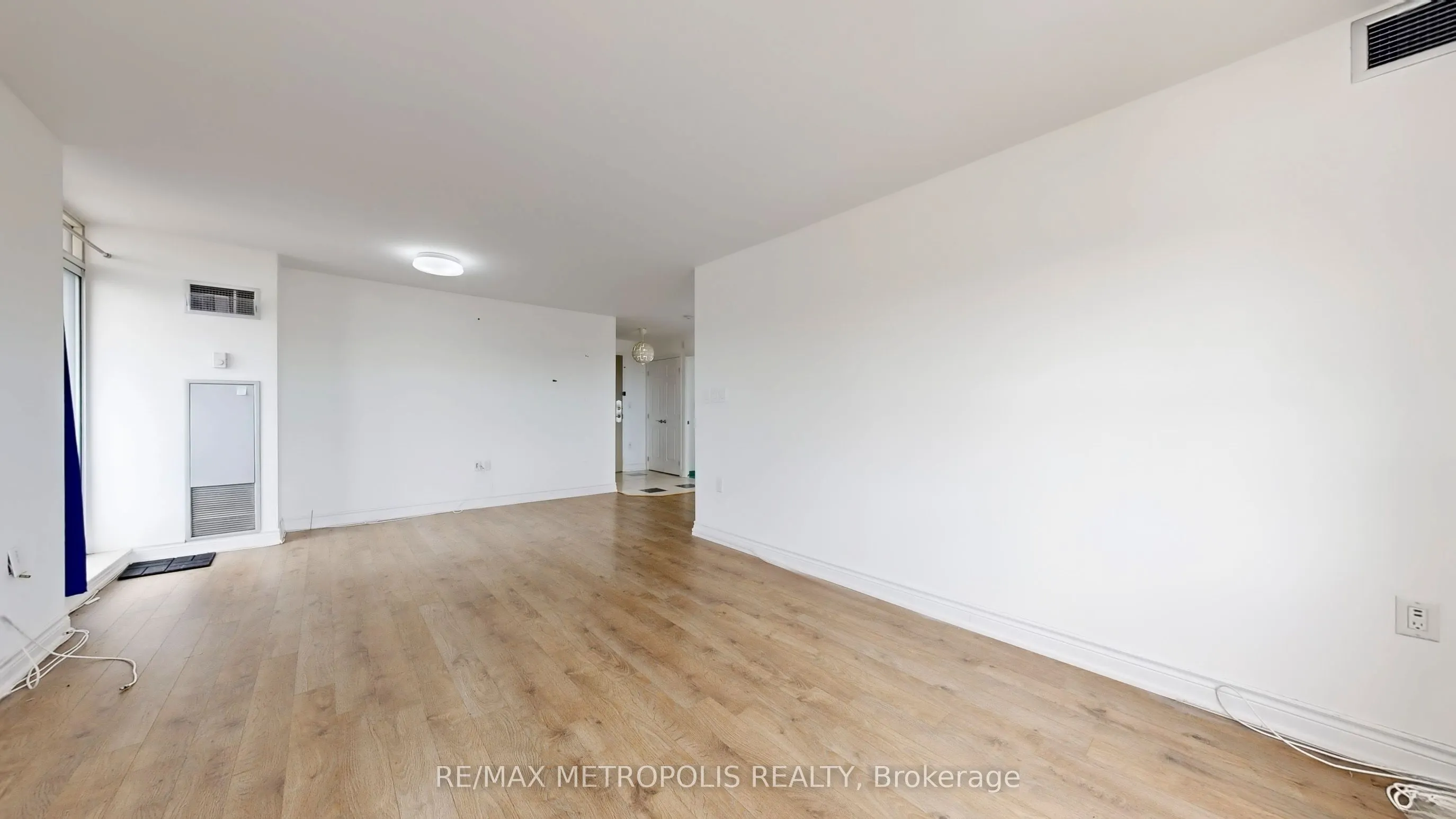 2200 John Street, #412