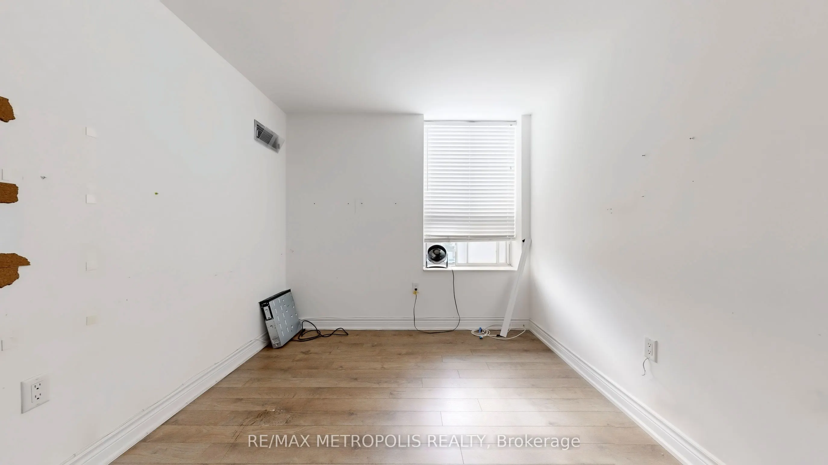 2200 John Street, #412