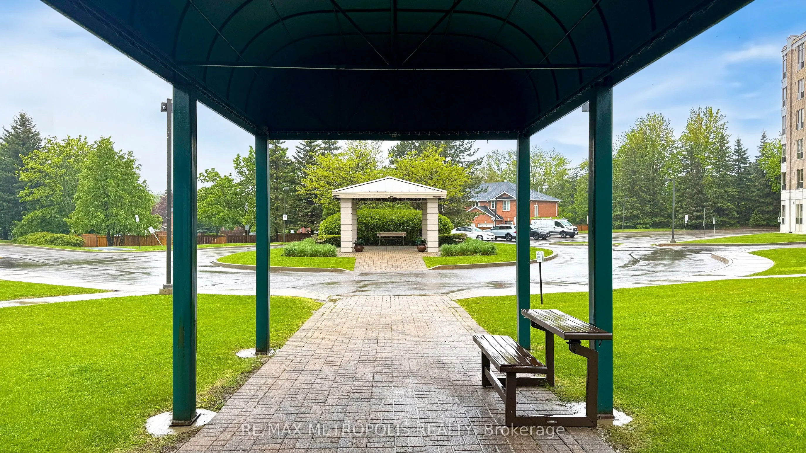 2200 John Street, #412