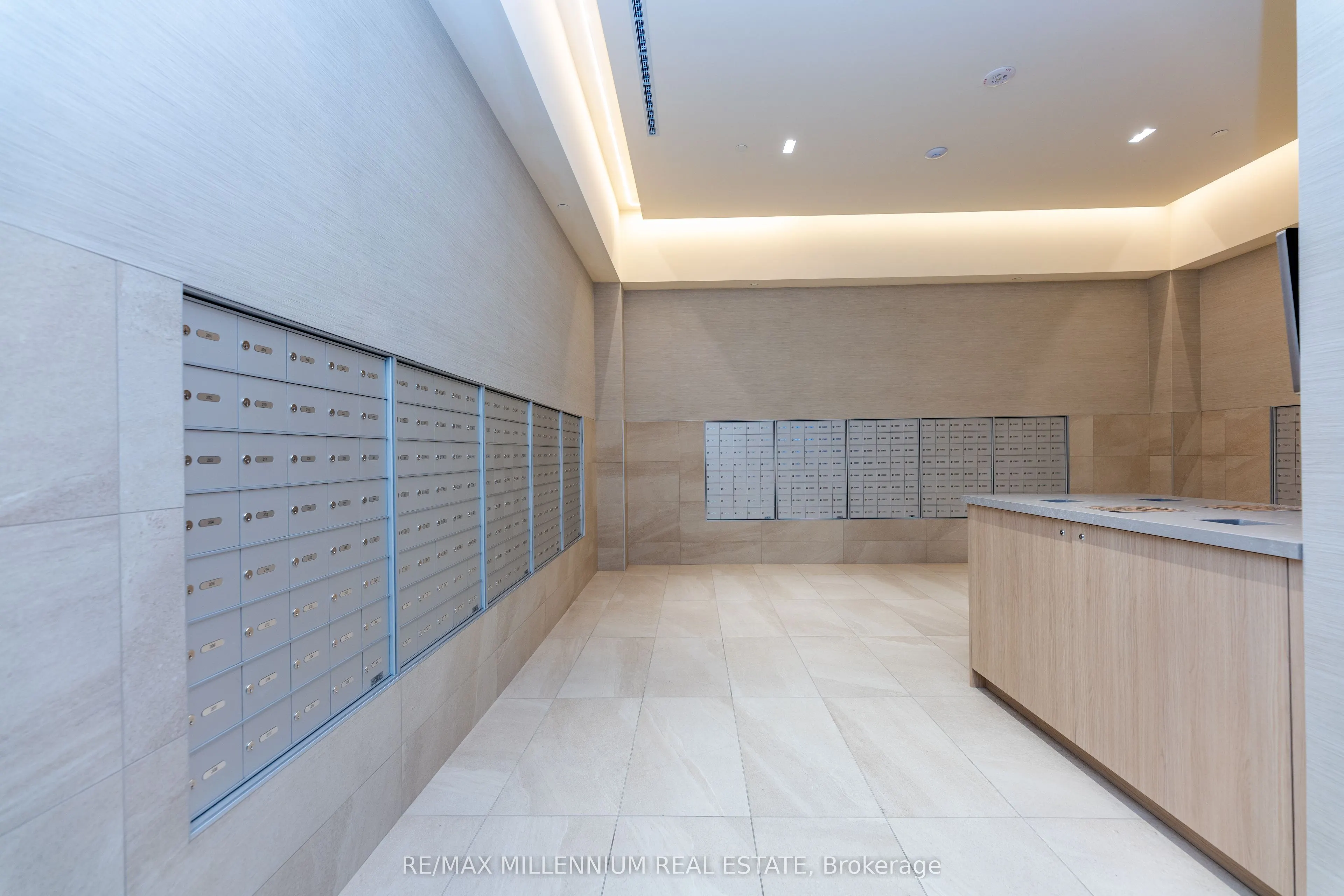 8960 Jane Street, #2310