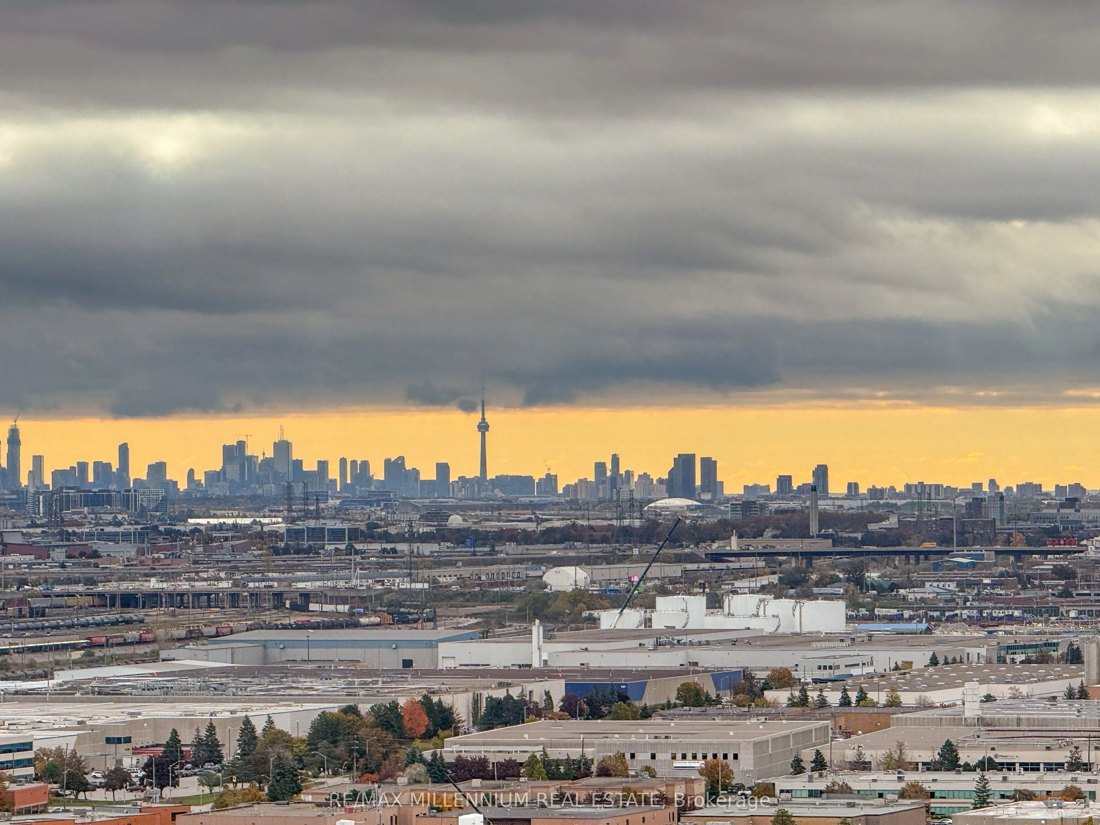 8960 Jane Street, #2310