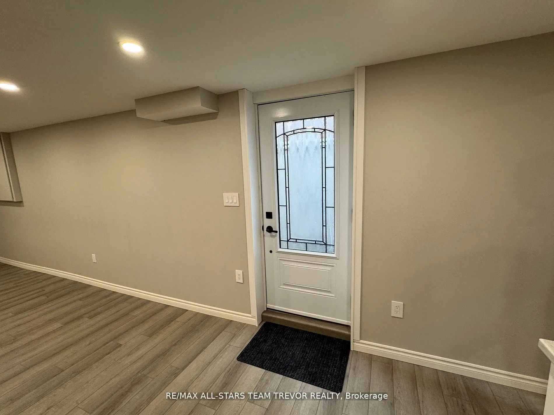 12 Verona Crescent, #Lower