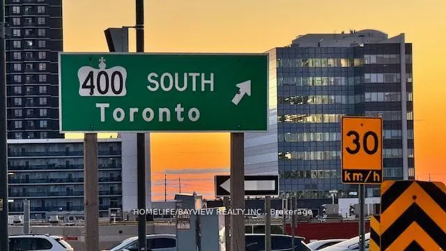 38 Honeycrisp Crescent N, ##512