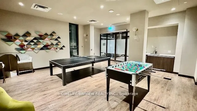 38 Honeycrisp Crescent N, ##512