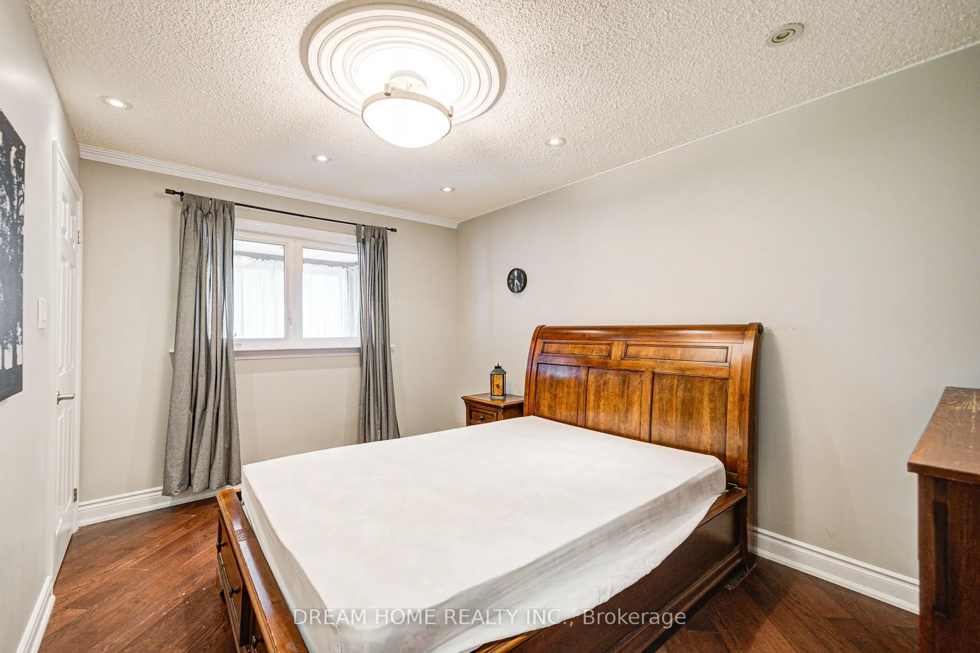 98 Weldrick Road W, #lower