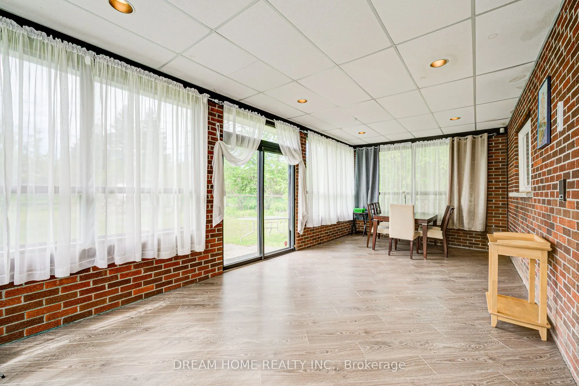 98 Weldrick Road W, #lower