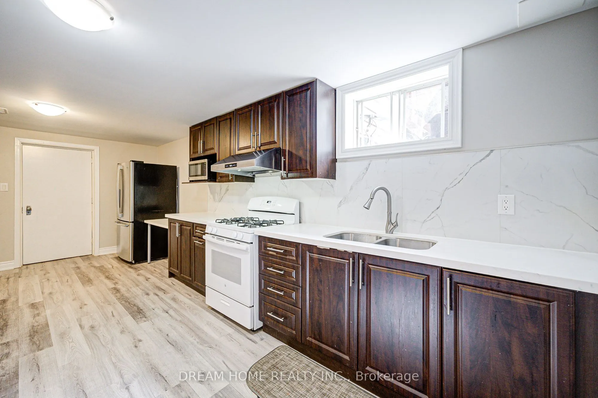 98 Weldrick Road W, #lower