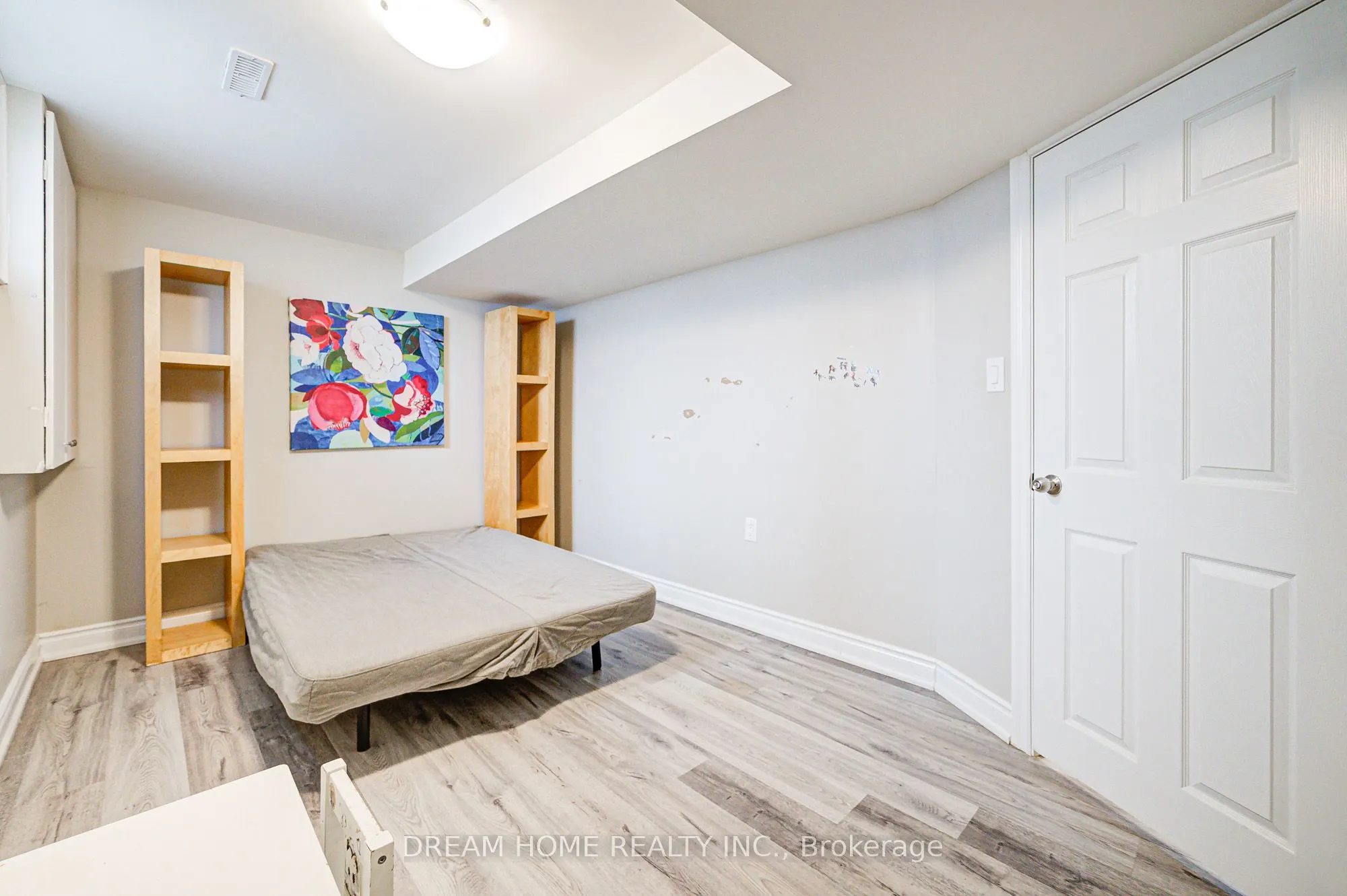 98 Weldrick Road W, #lower