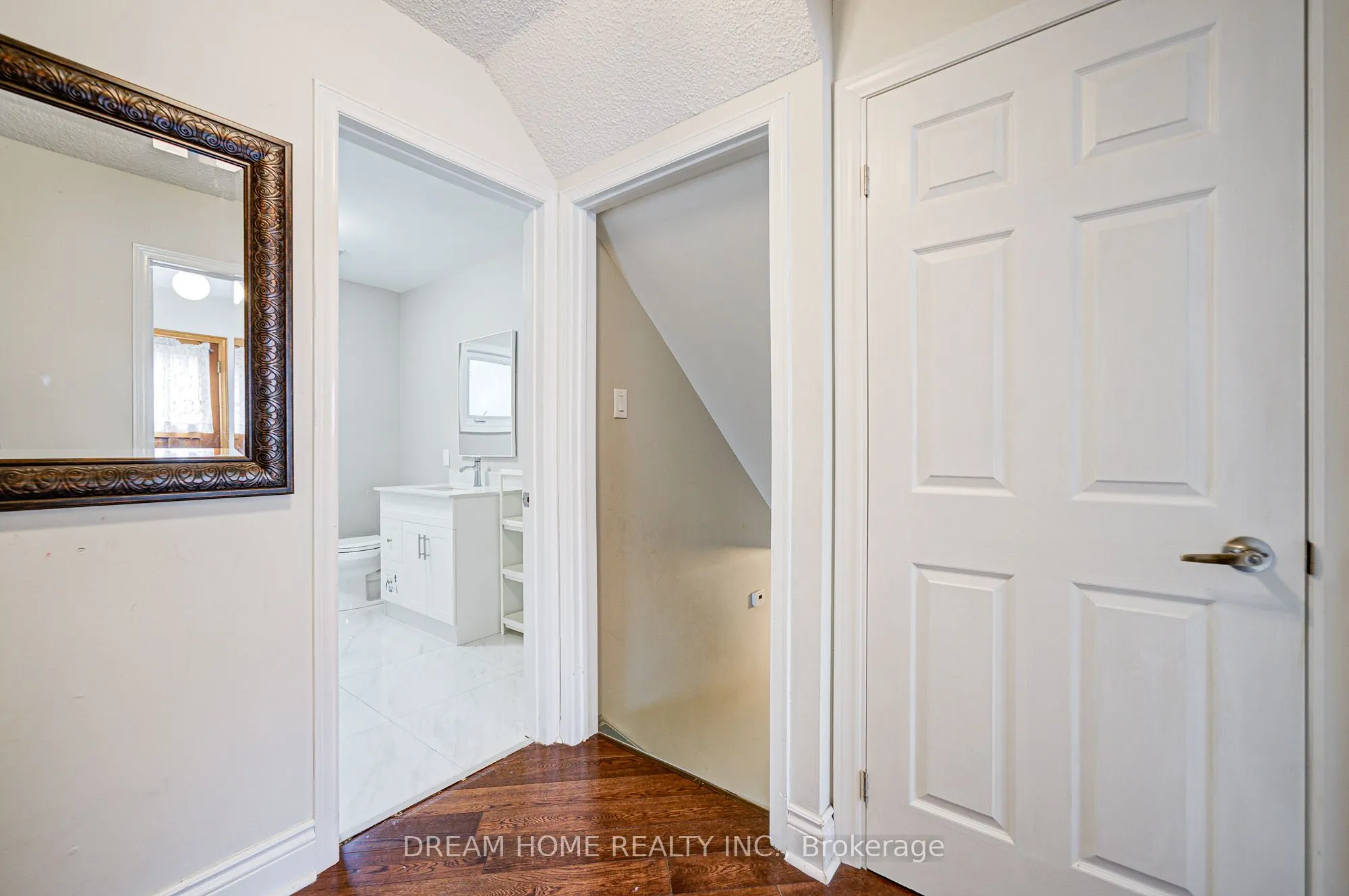 98 Weldrick Road W, #lower